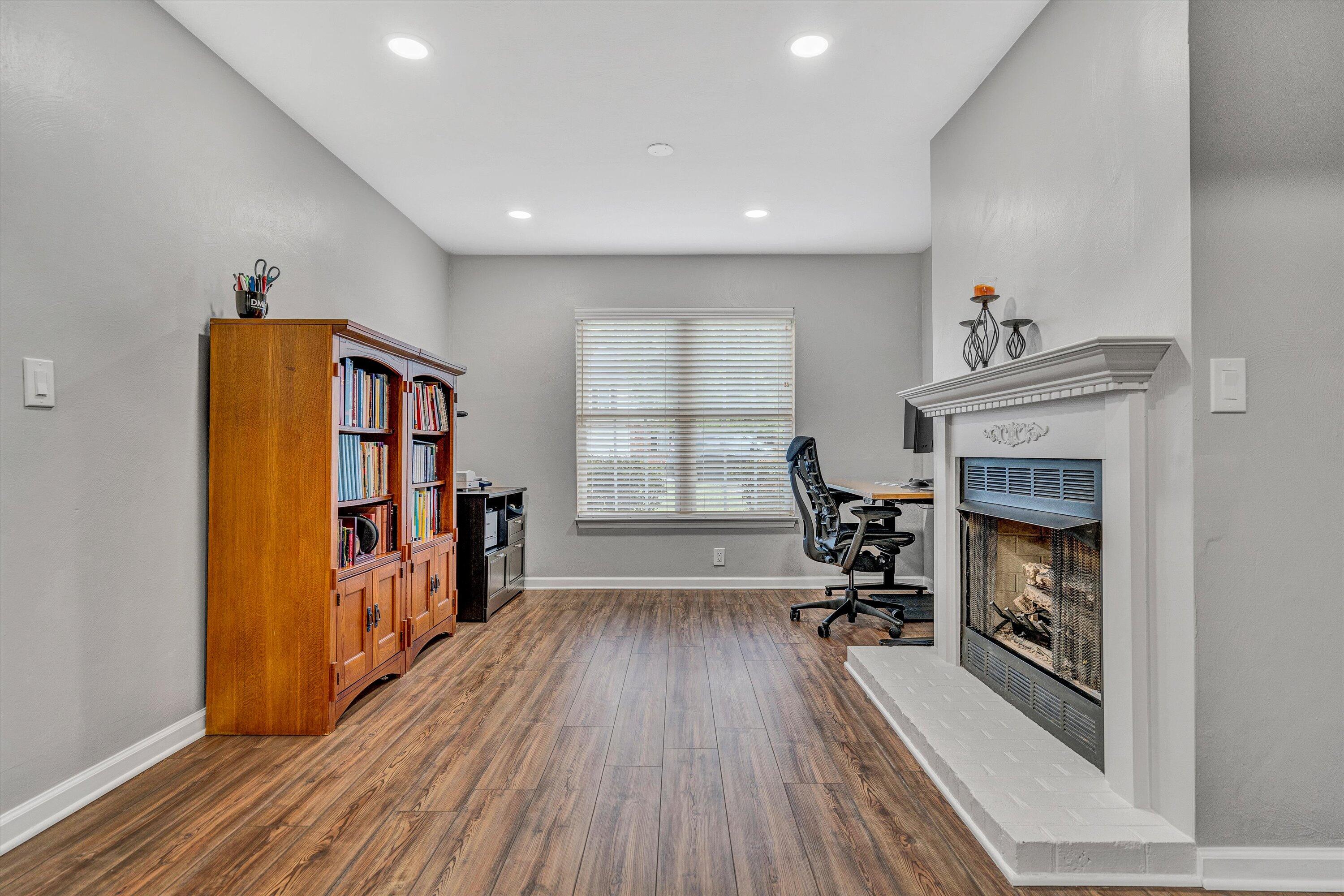 4838 HORSEMAN DR NE