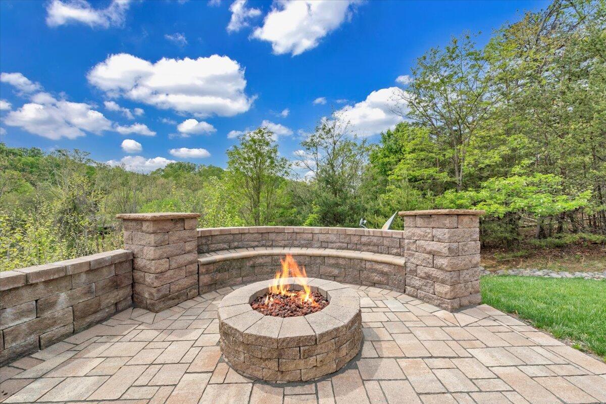 4628 Leigh LN