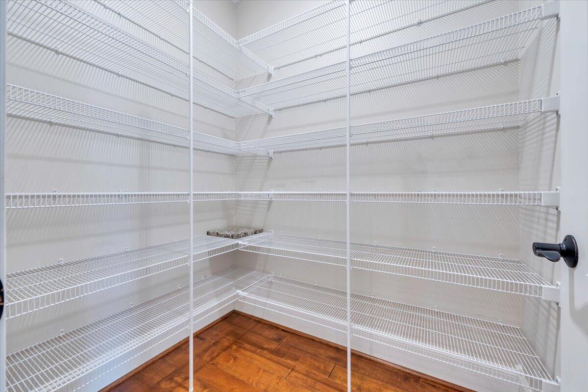 4628 Leigh LN