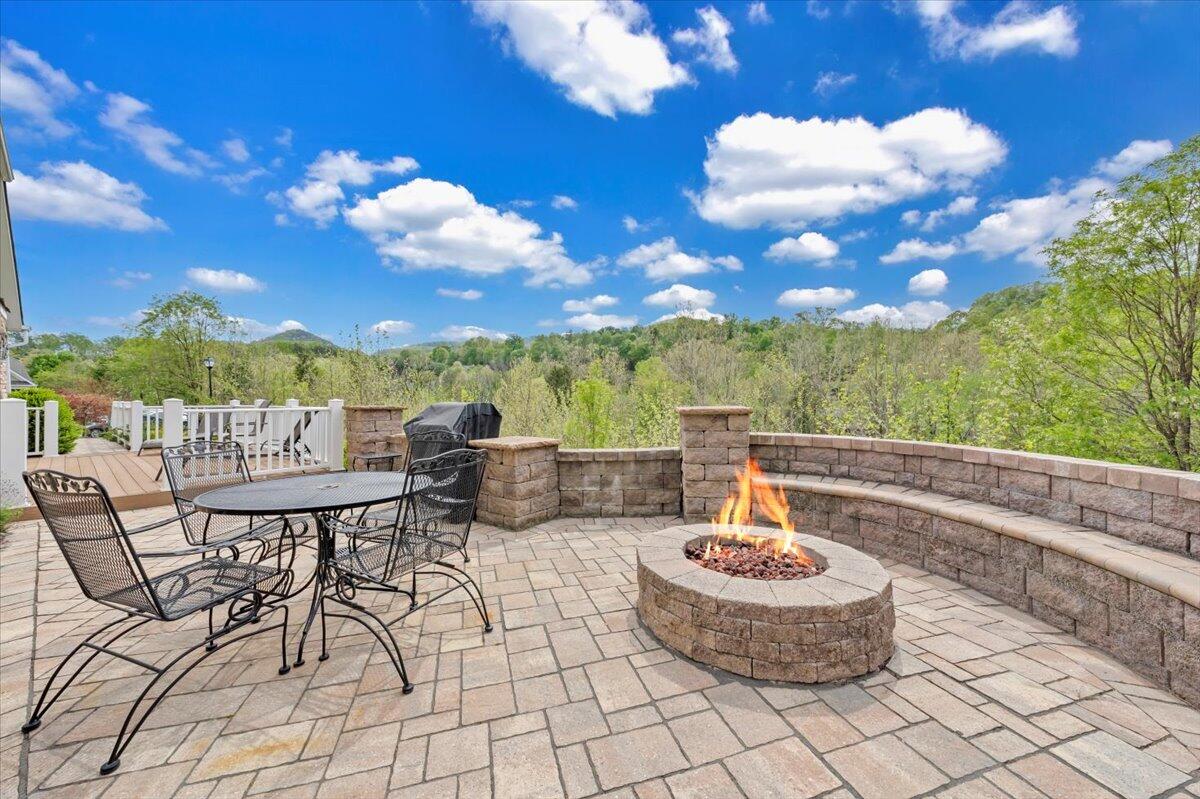 4628 Leigh LN