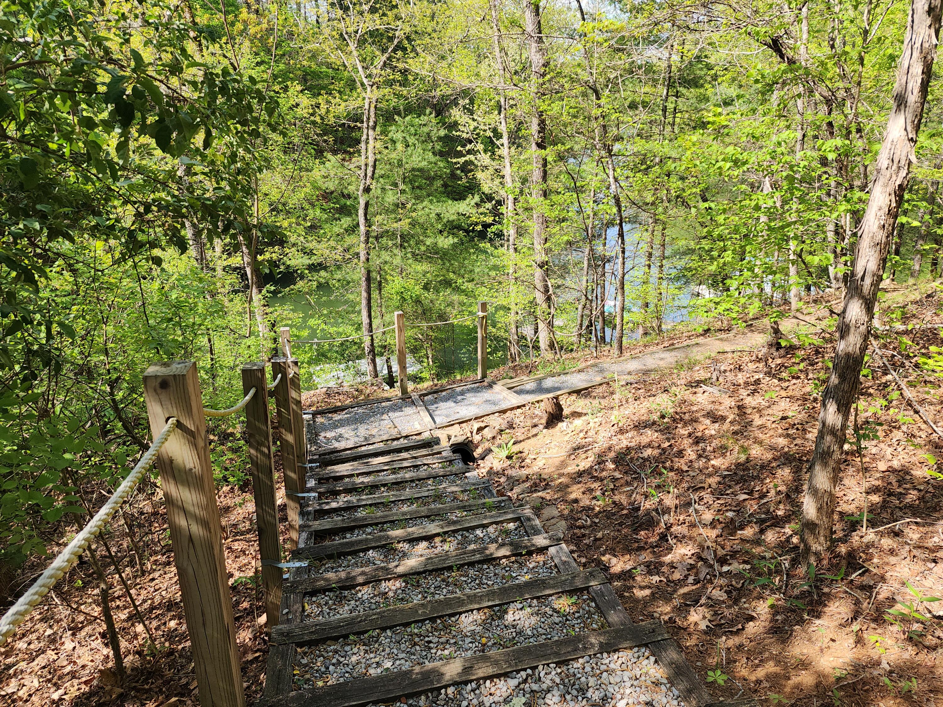 104 Hickory Lake LN