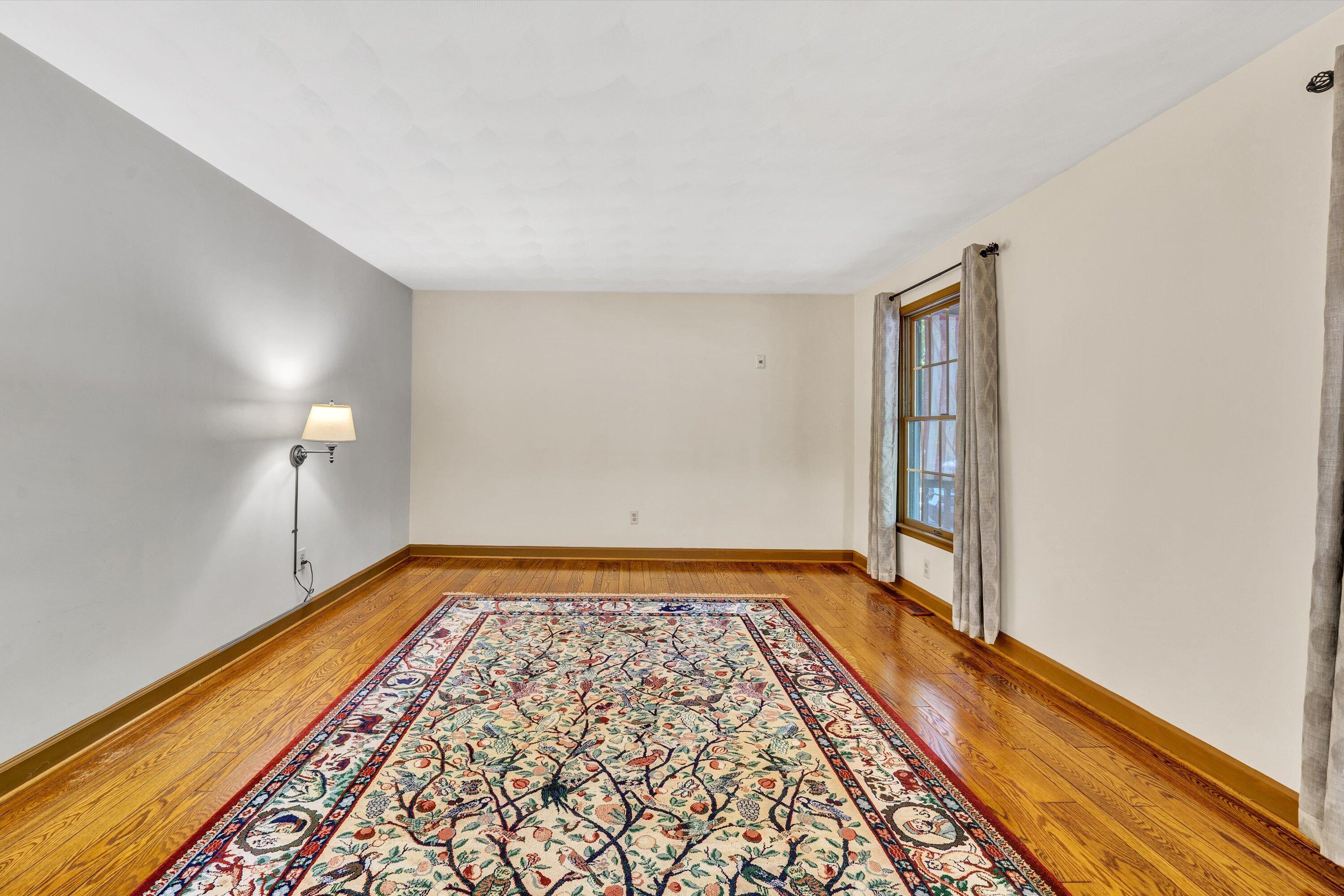 104 Hickory Lake LN