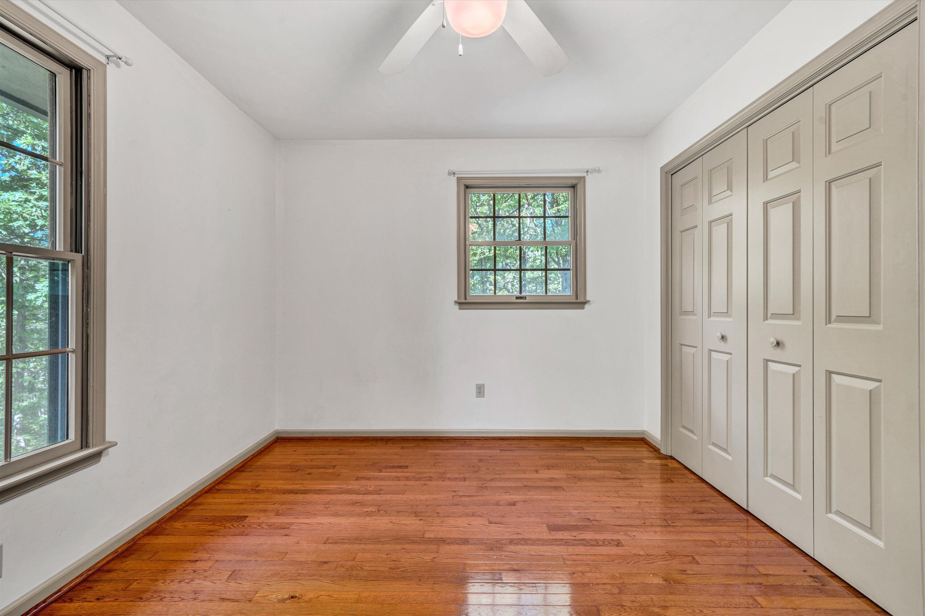 104 Hickory Lake LN