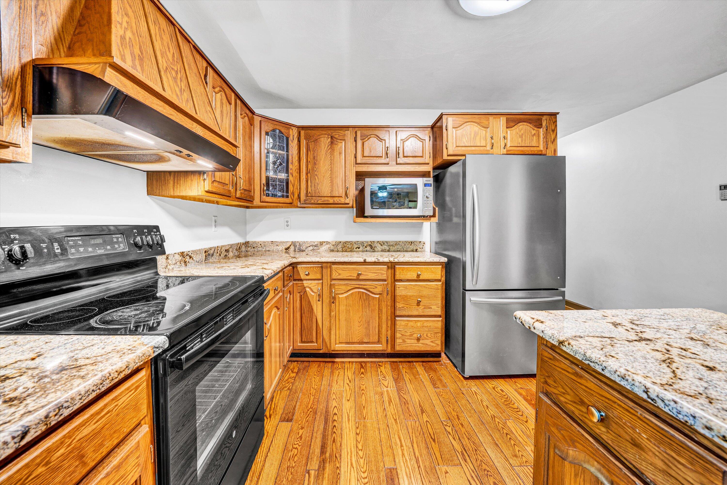 104 Hickory Lake LN