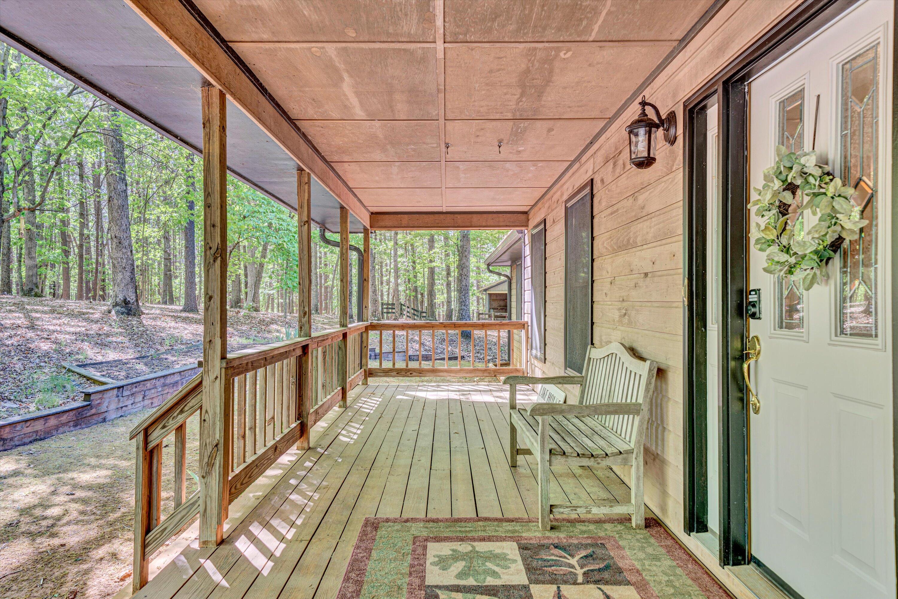 104 Hickory Lake LN