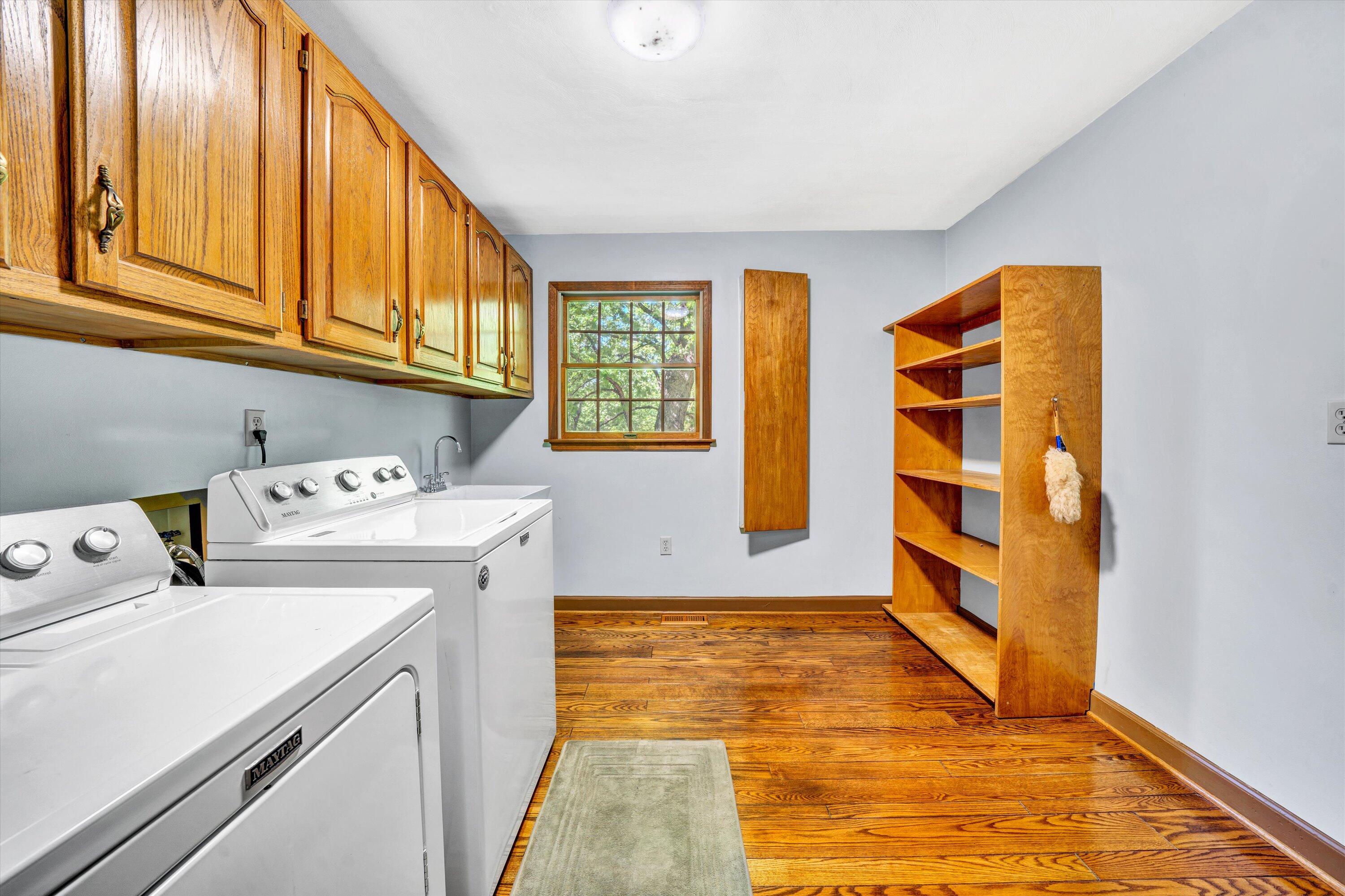 104 Hickory Lake LN
