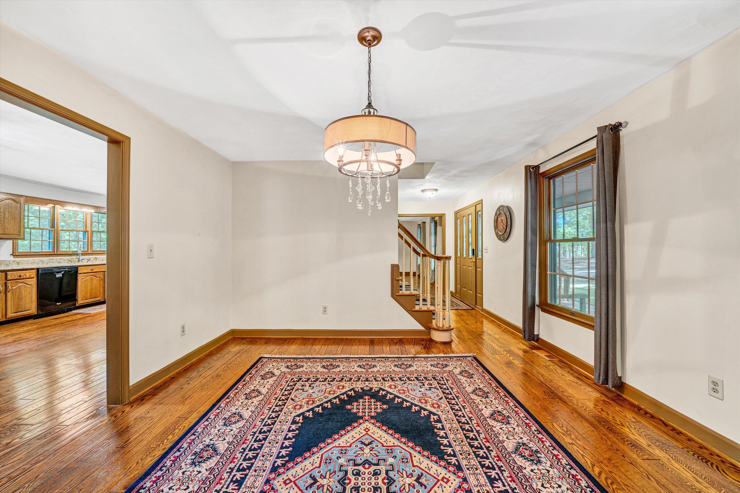104 Hickory Lake LN