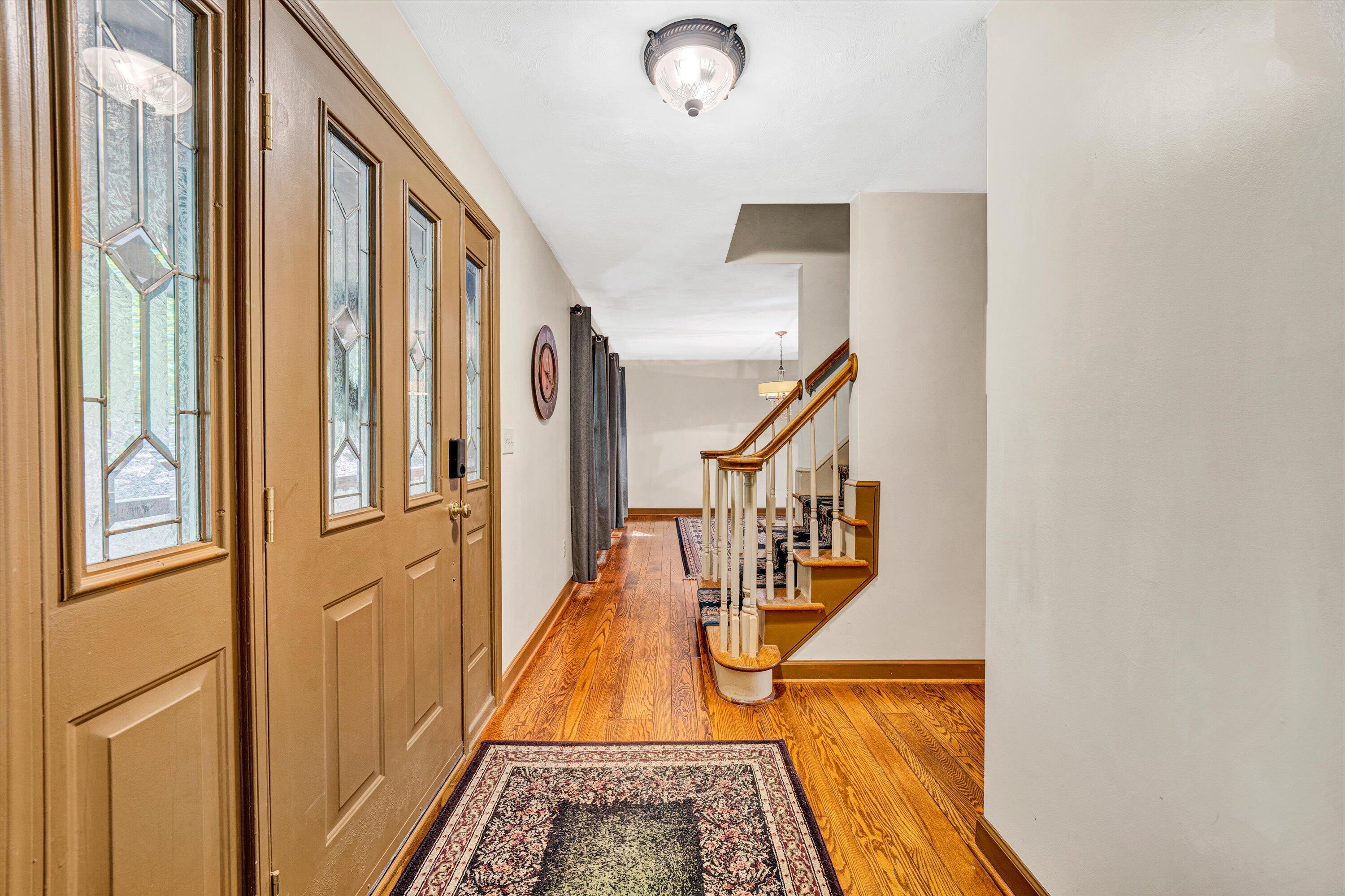 104 Hickory Lake LN