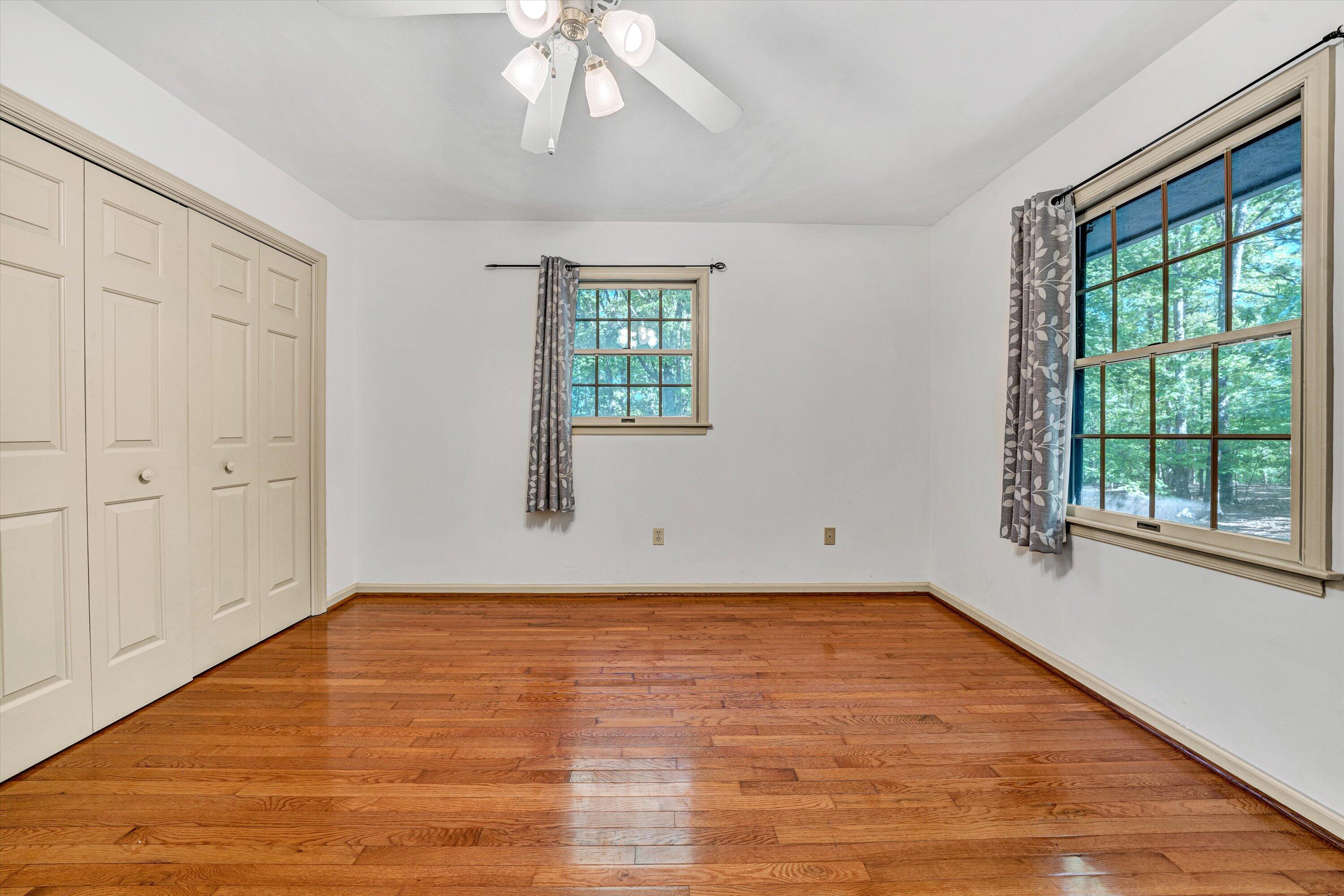 104 Hickory Lake LN