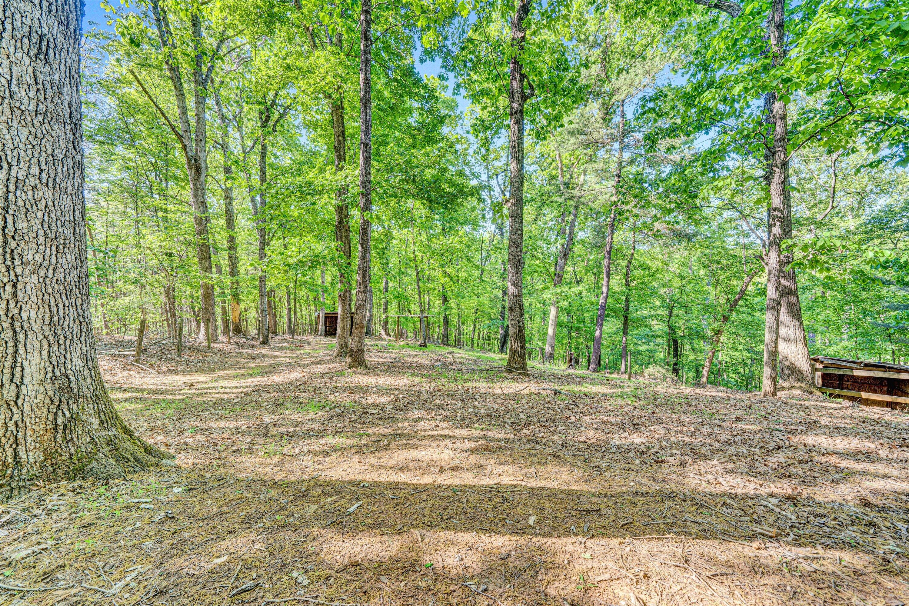 104 Hickory Lake LN