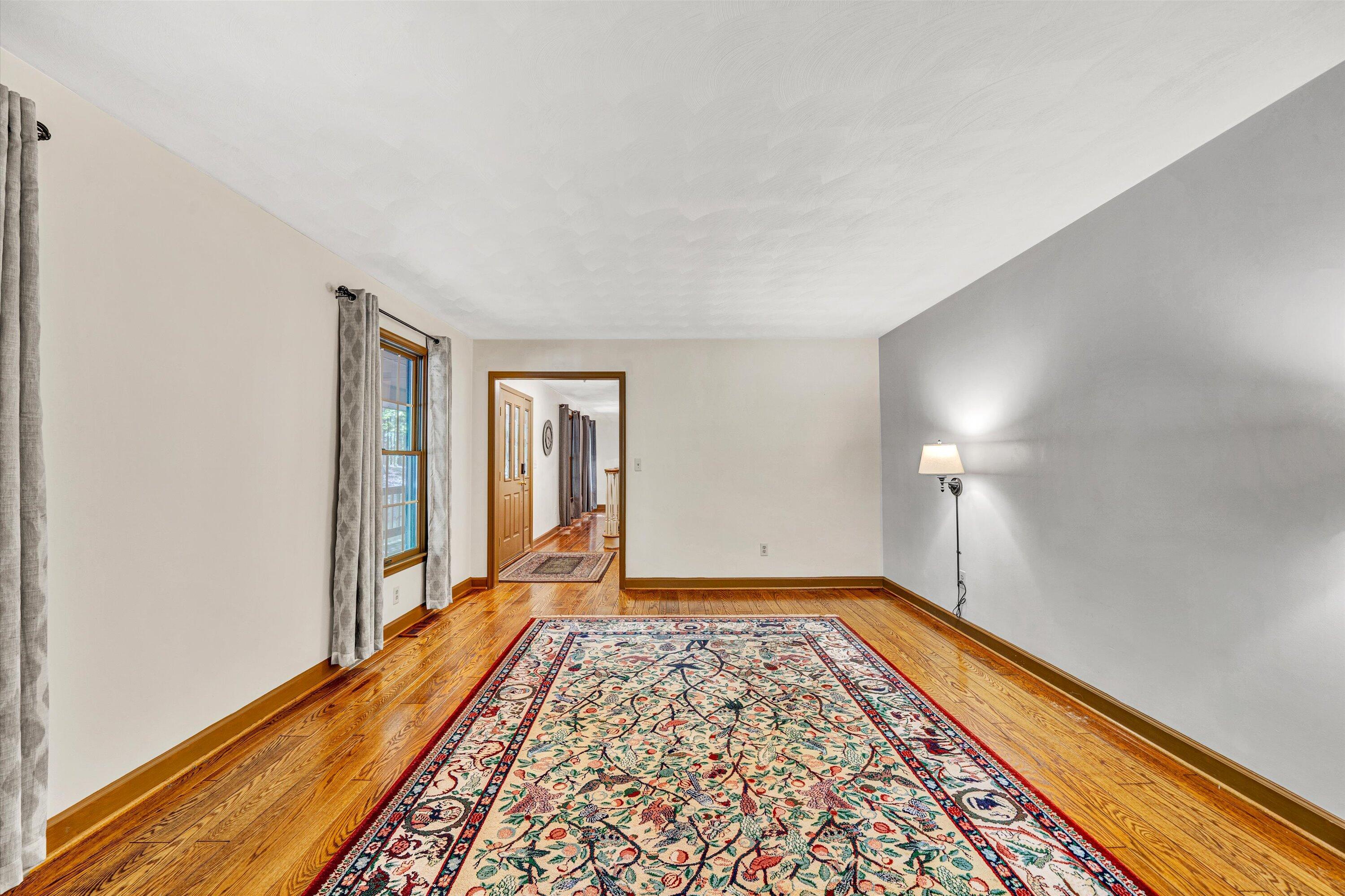 104 Hickory Lake LN