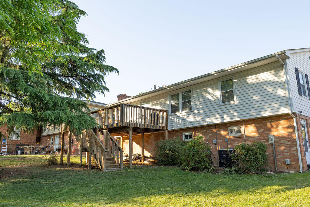 2926 NEIL DR