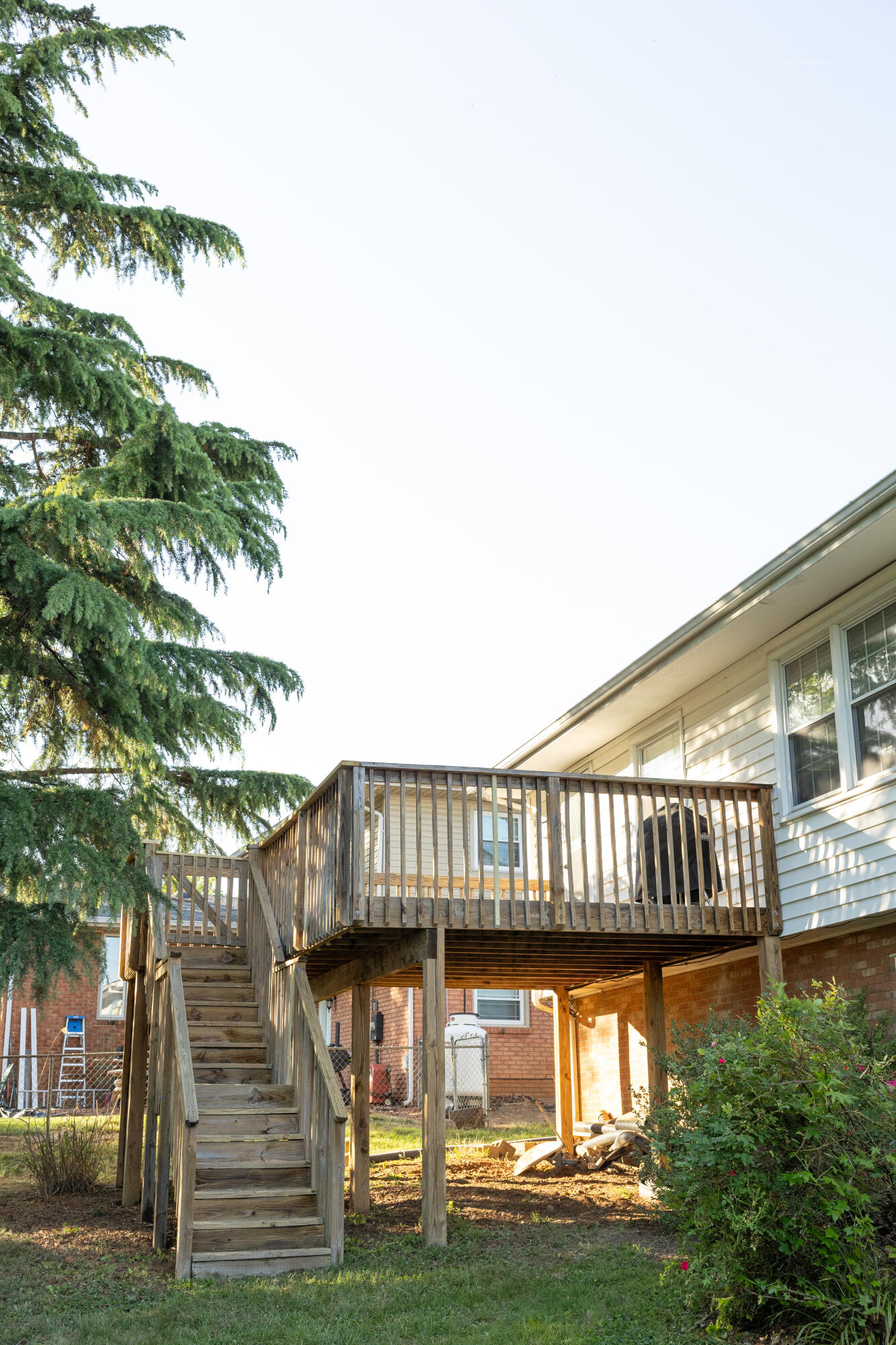 2926 NEIL DR