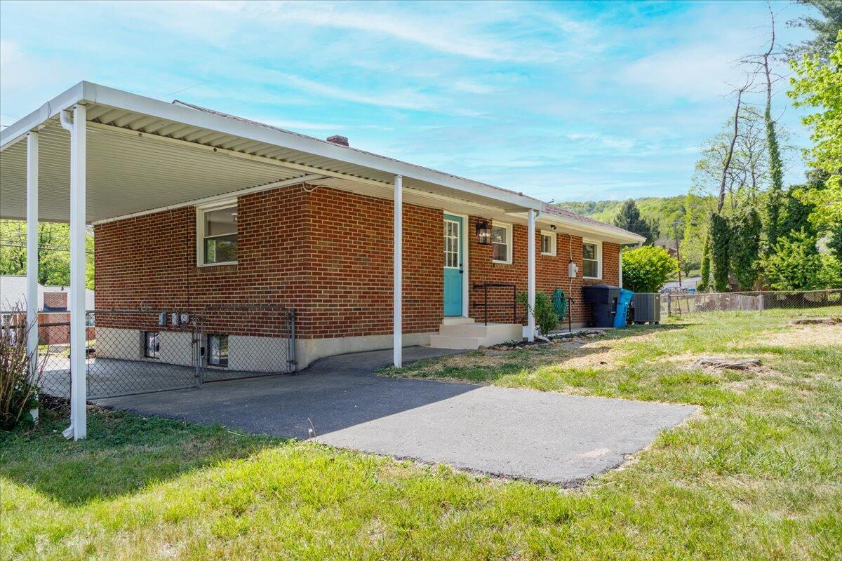 1124 Hartsook BLVD SE