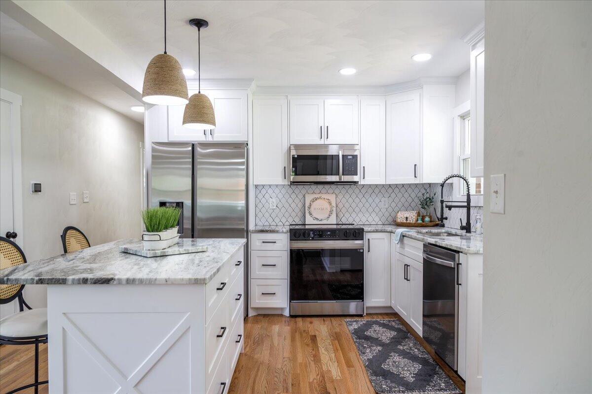 1124 Hartsook BLVD SE