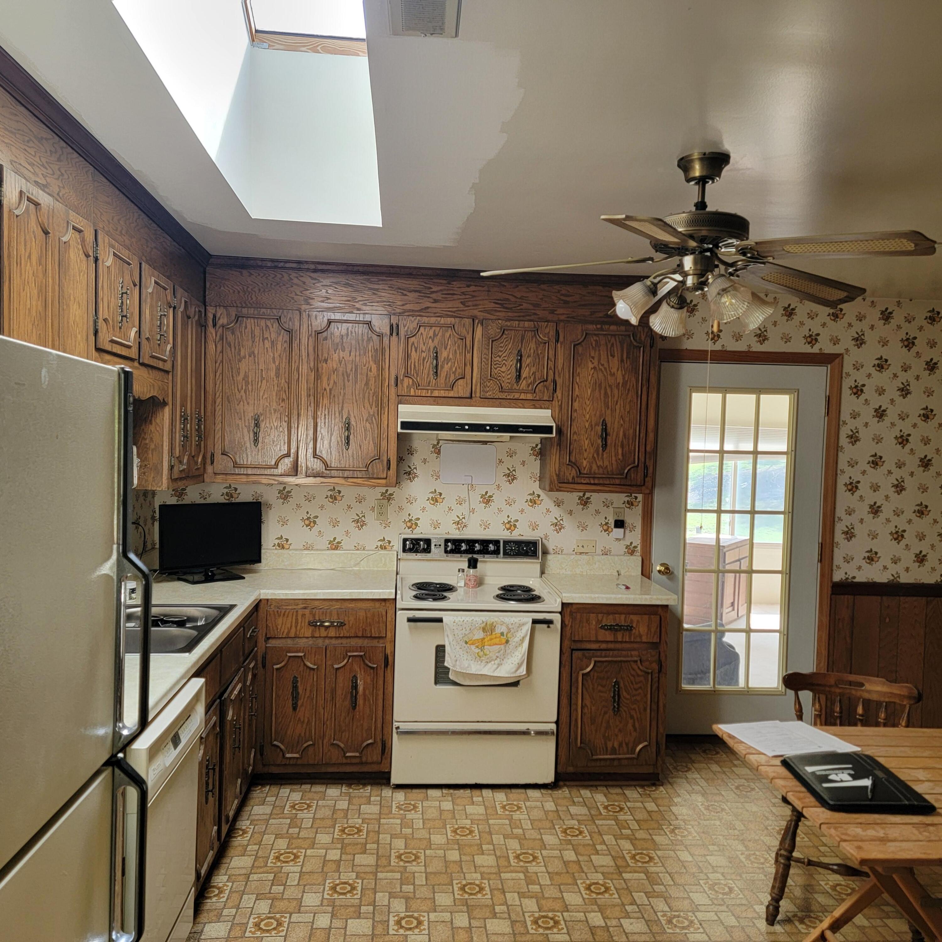 1106 Hogan RD
