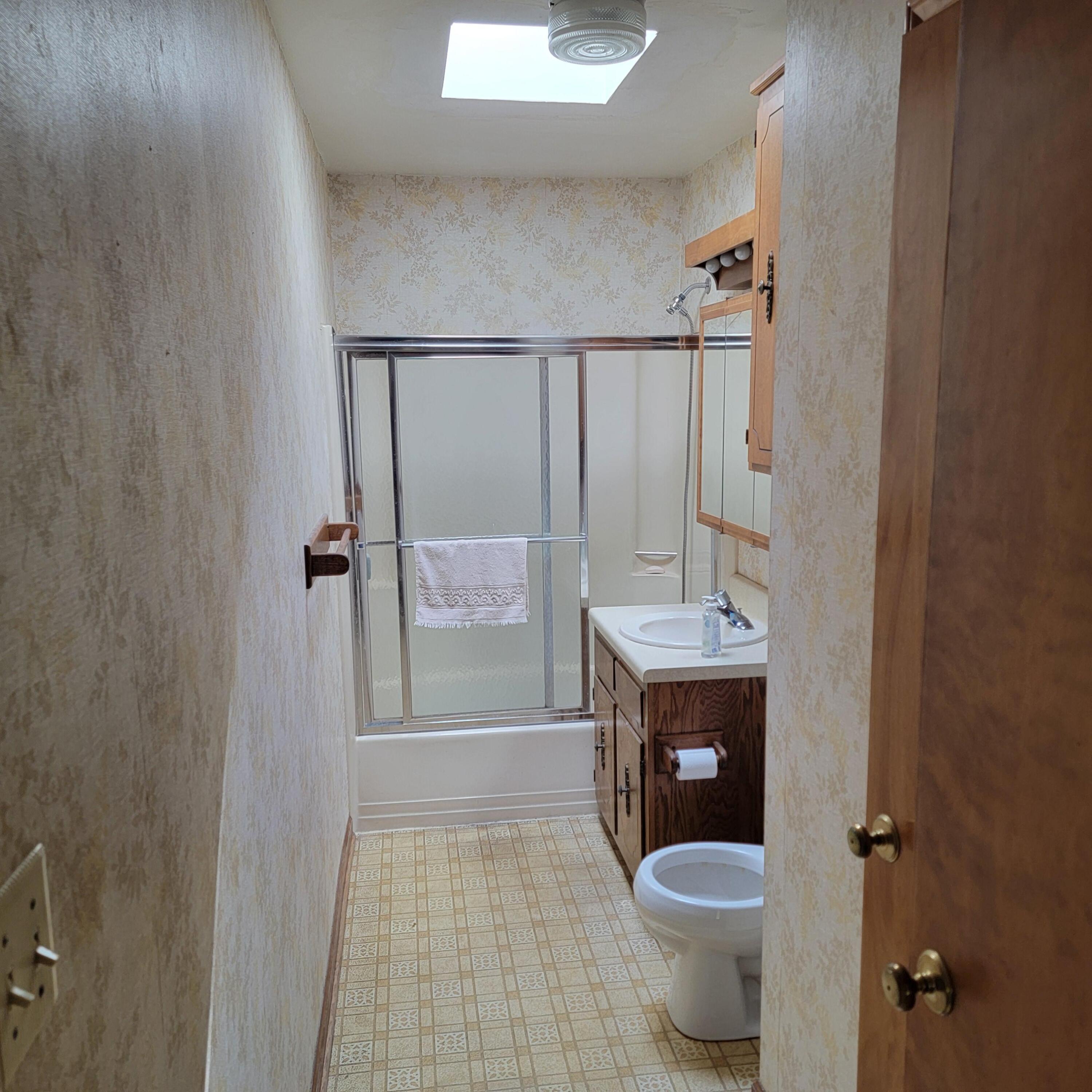 1106 Hogan RD