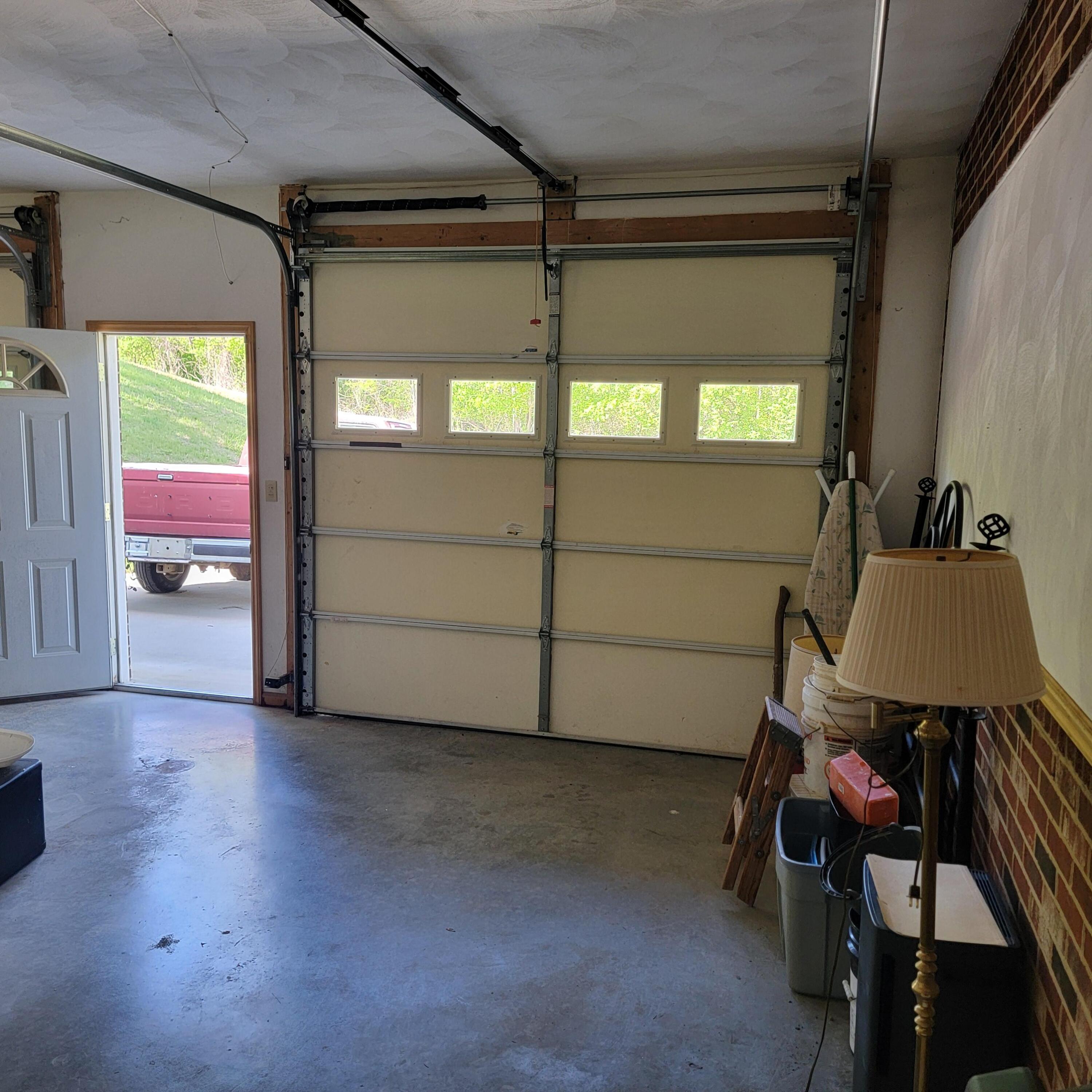 1106 Hogan RD