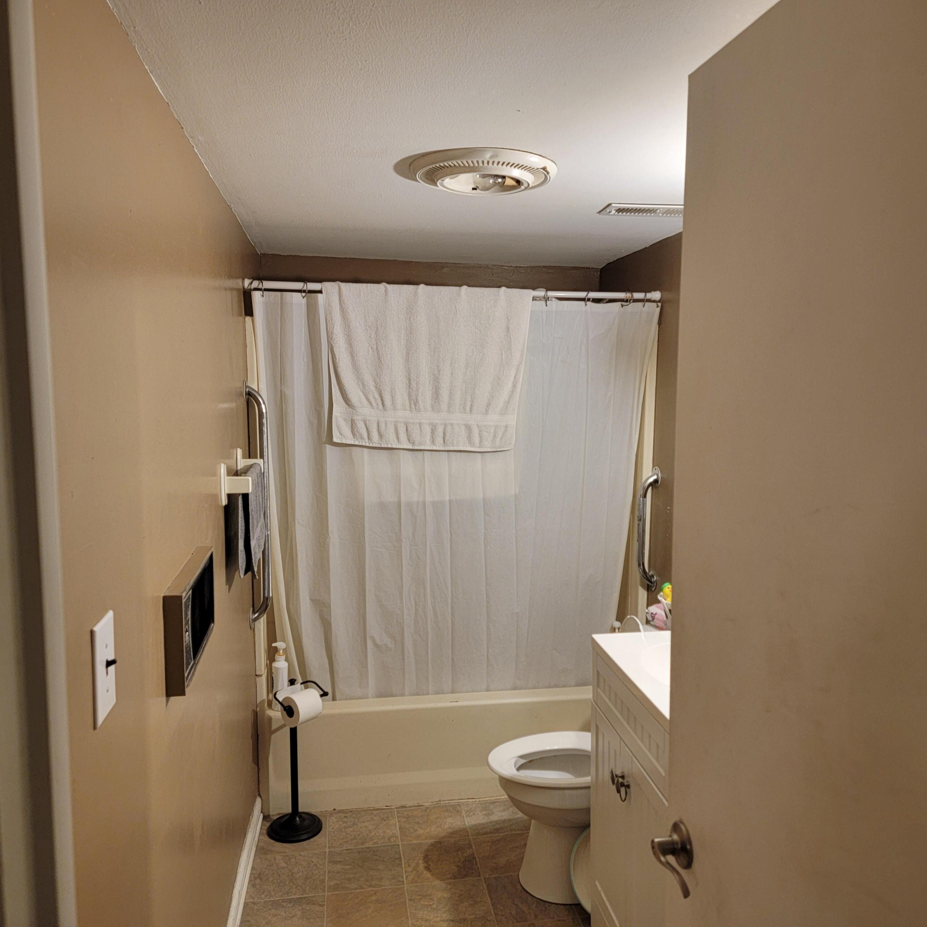 1106 Hogan RD