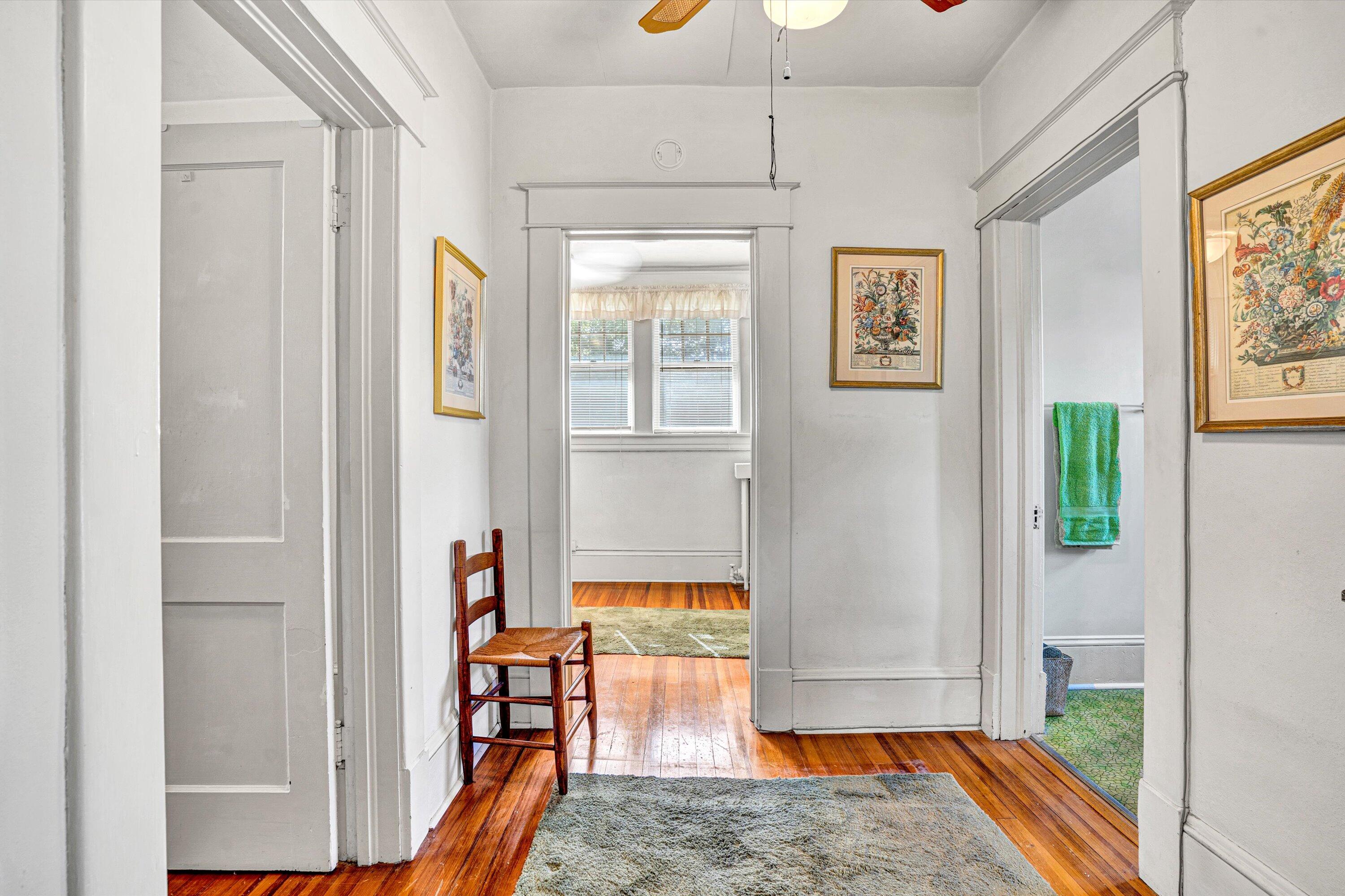 2226 Wycliffe AVE SW