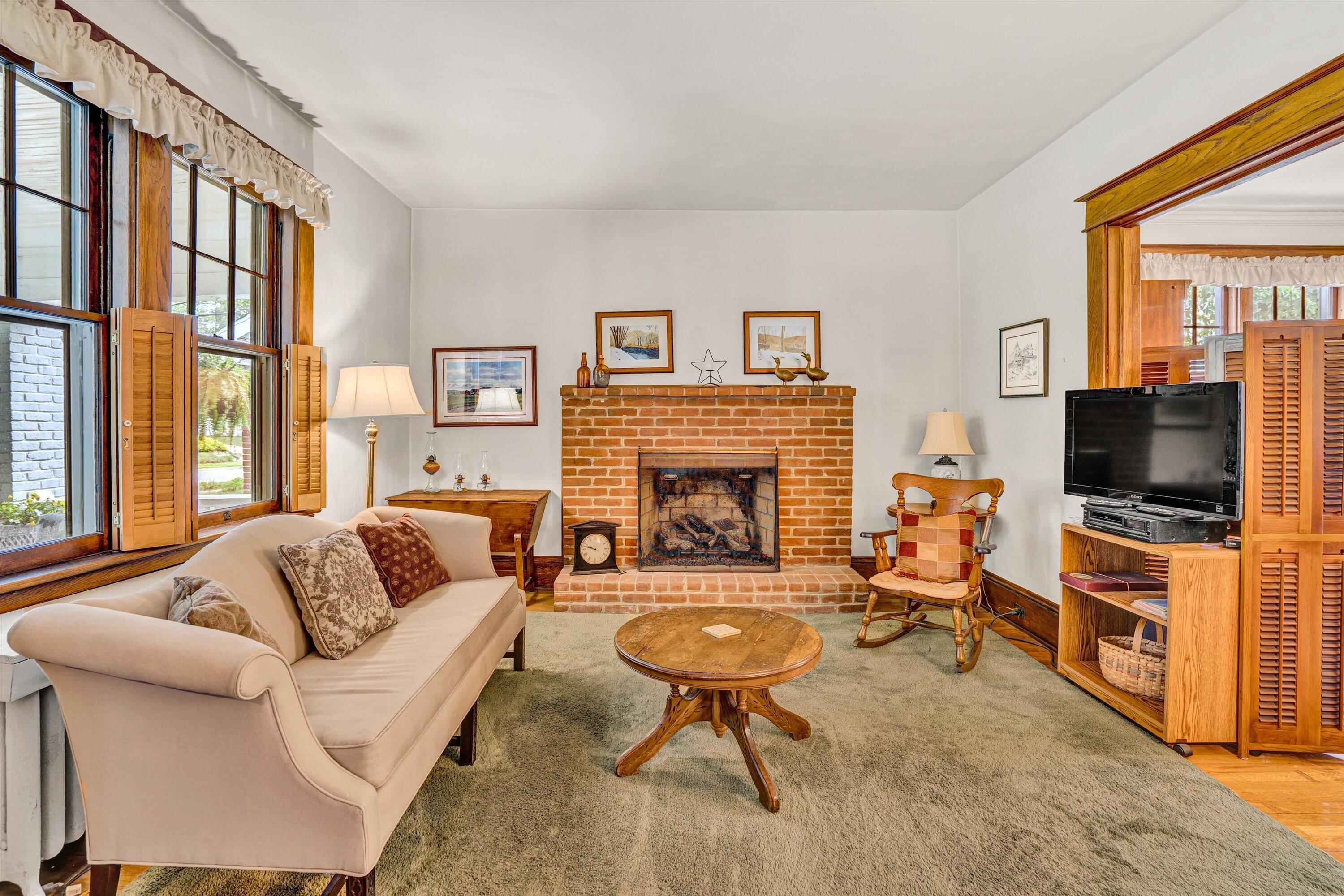 2226 Wycliffe AVE SW