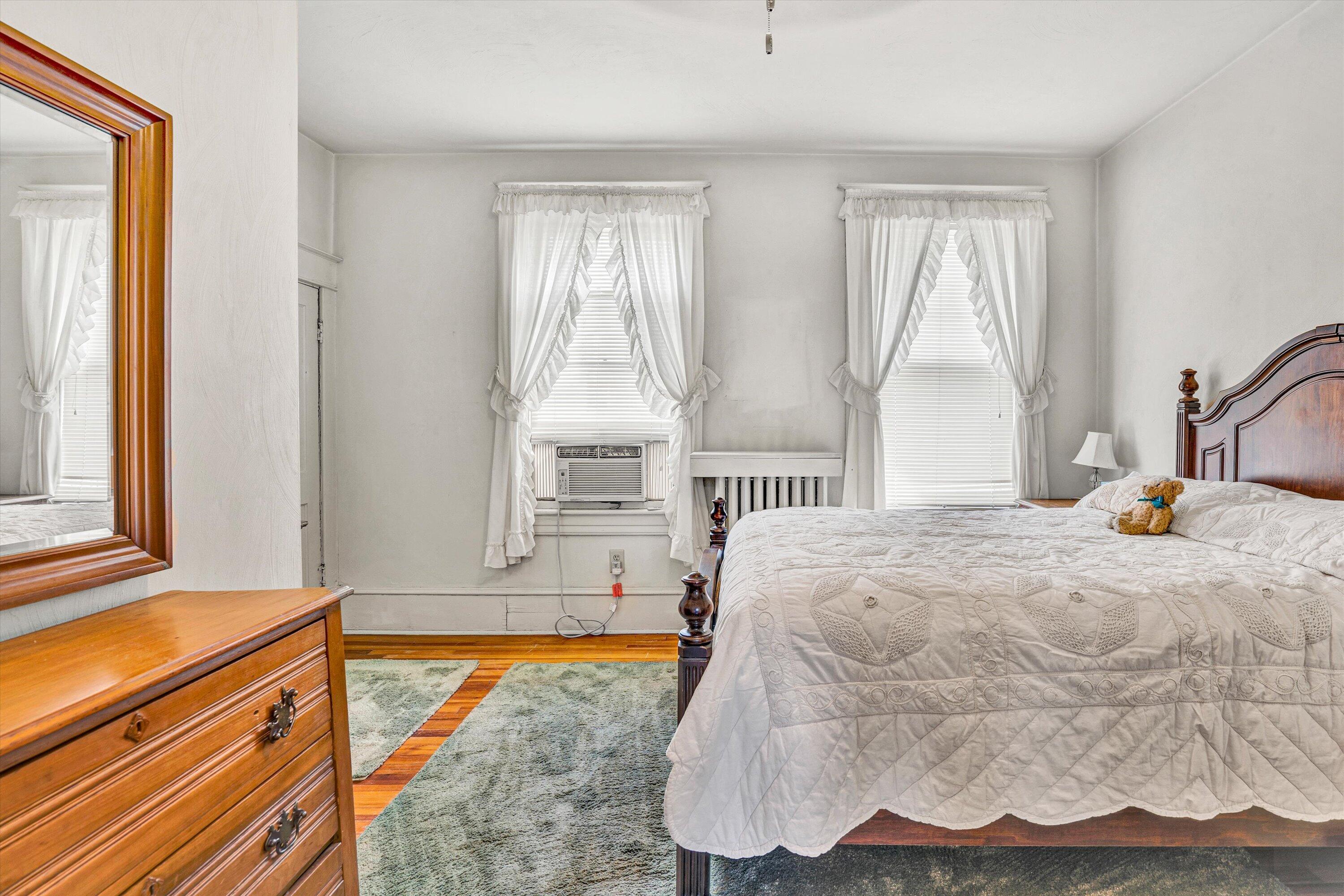 2226 Wycliffe AVE SW