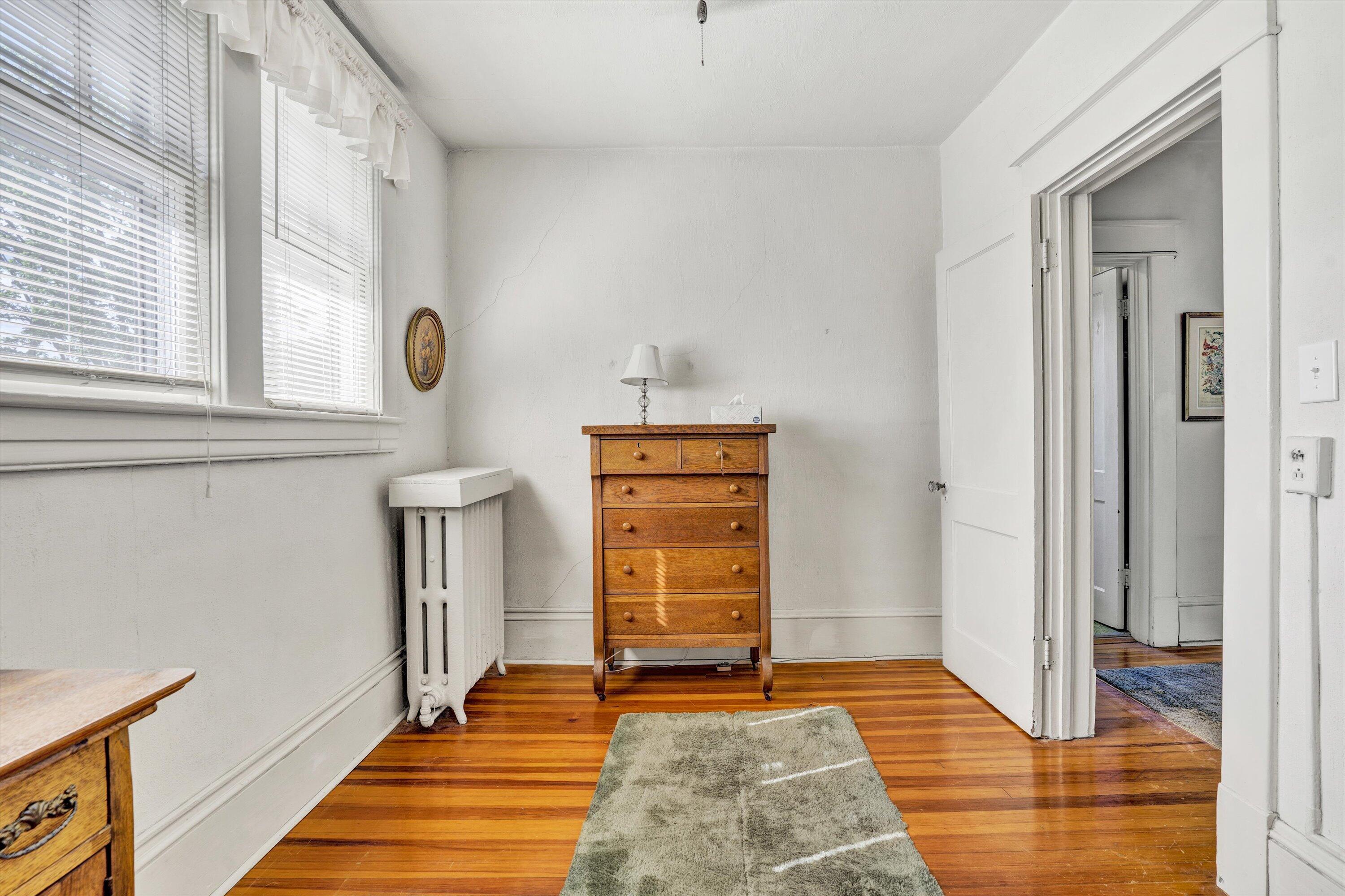 2226 Wycliffe AVE SW