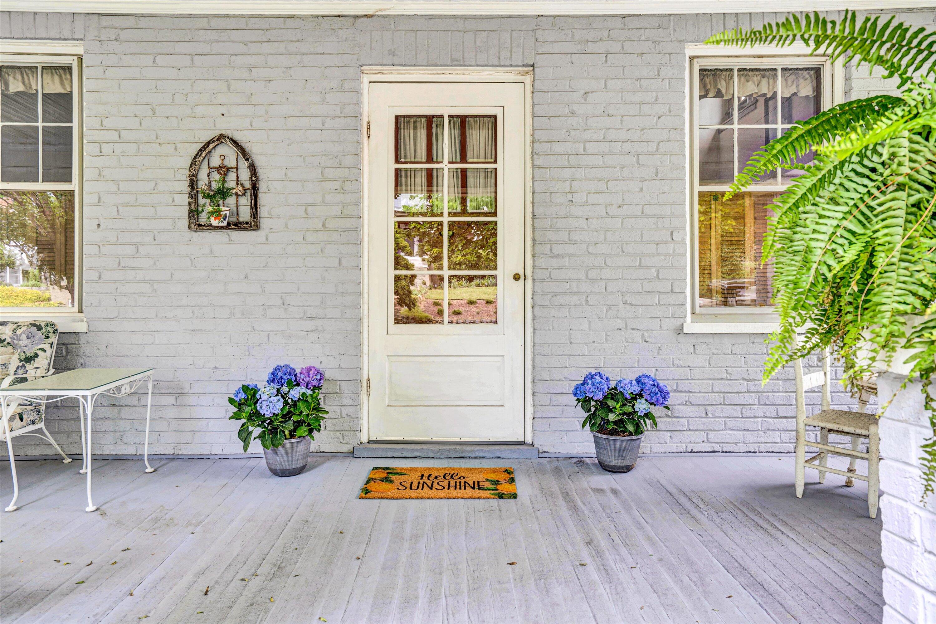 2226 Wycliffe AVE SW