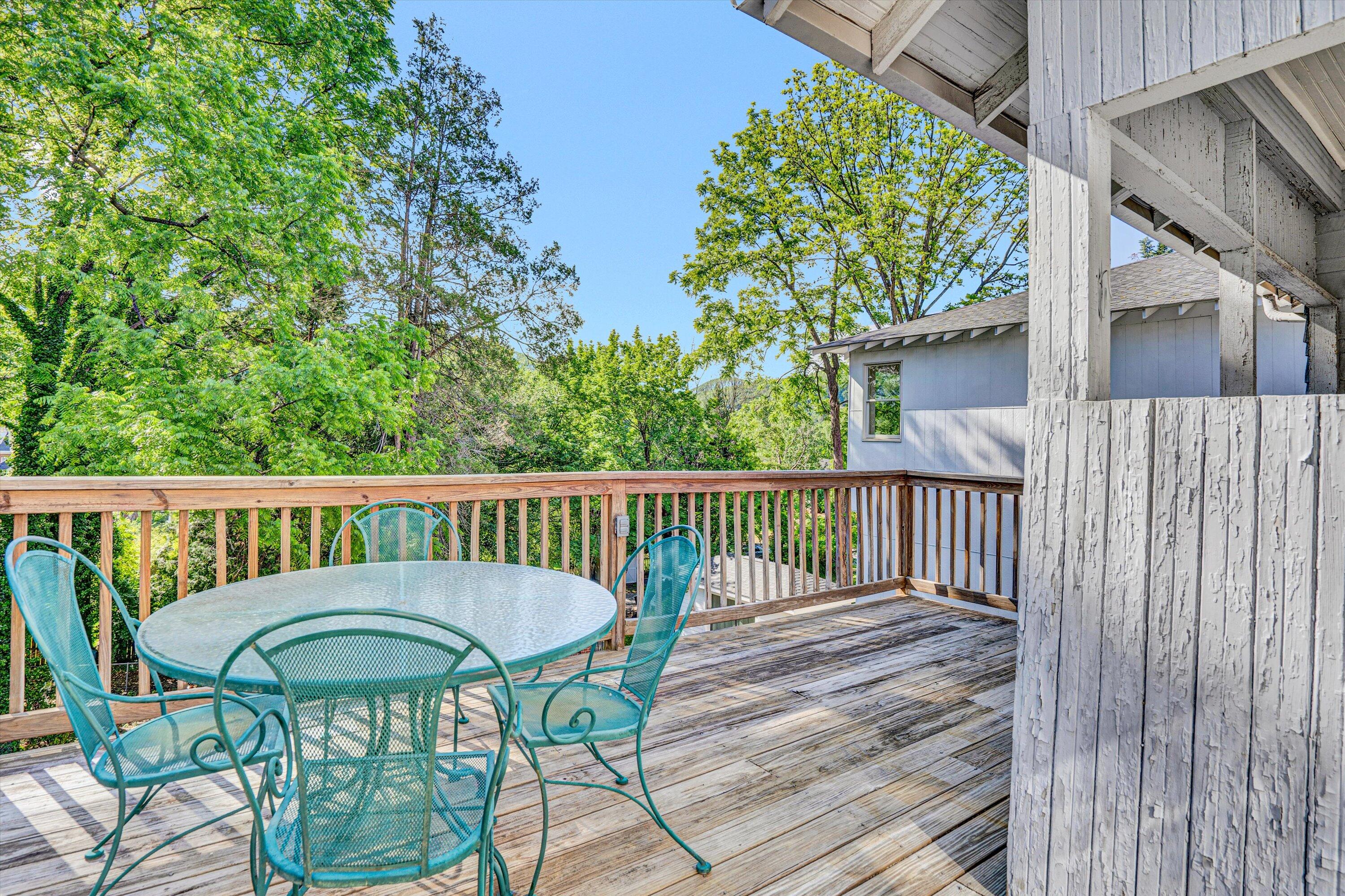 2226 Wycliffe AVE SW