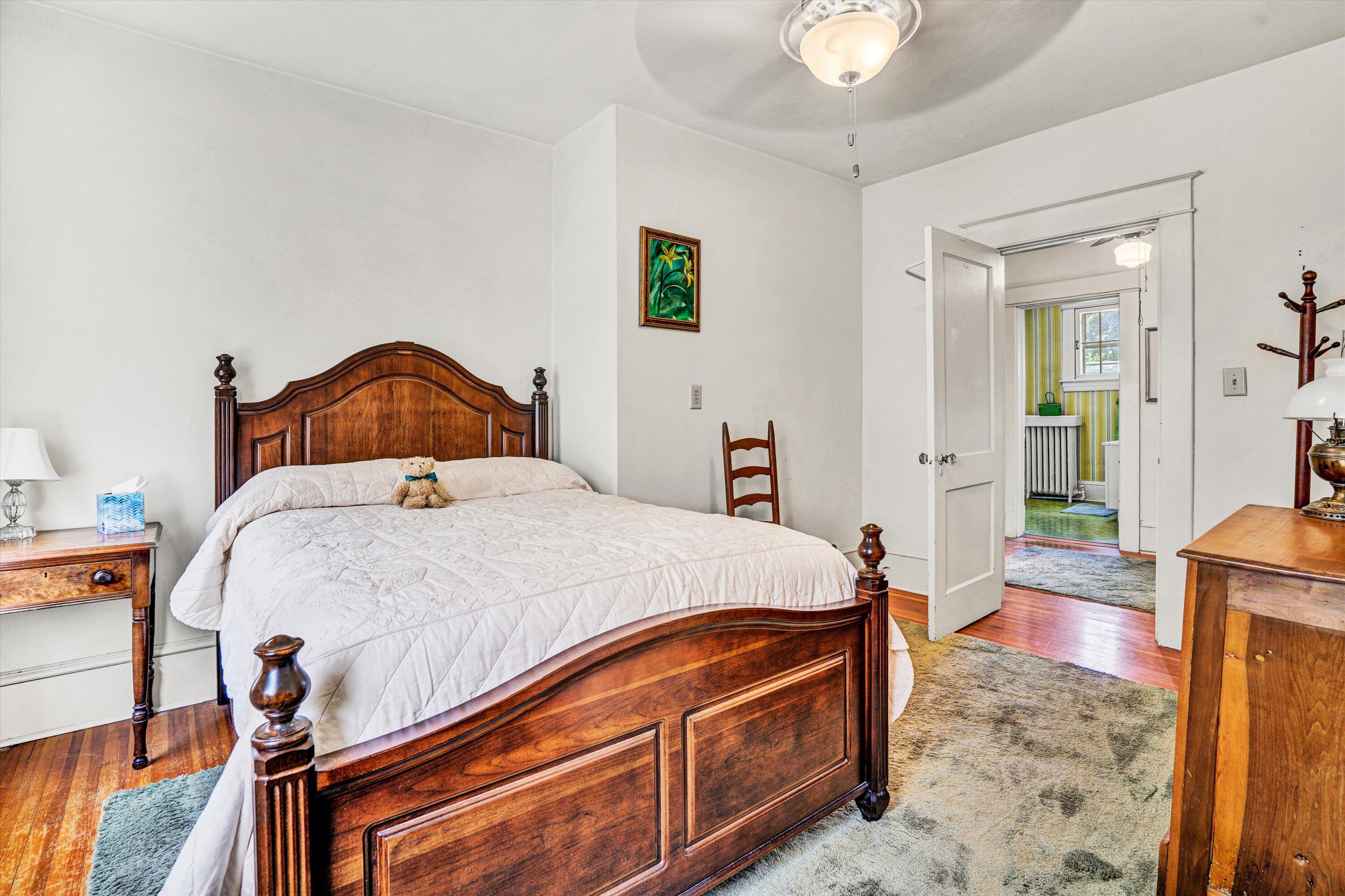 2226 Wycliffe AVE SW