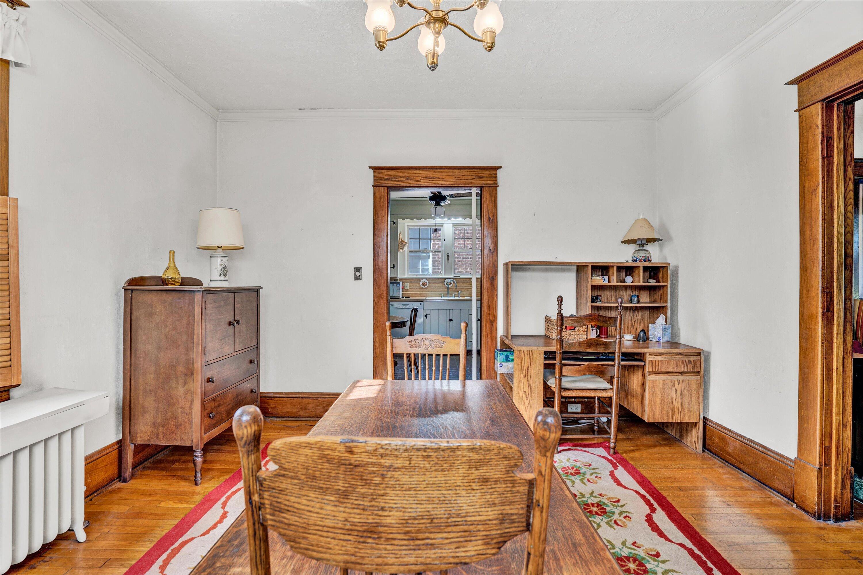 2226 Wycliffe AVE SW