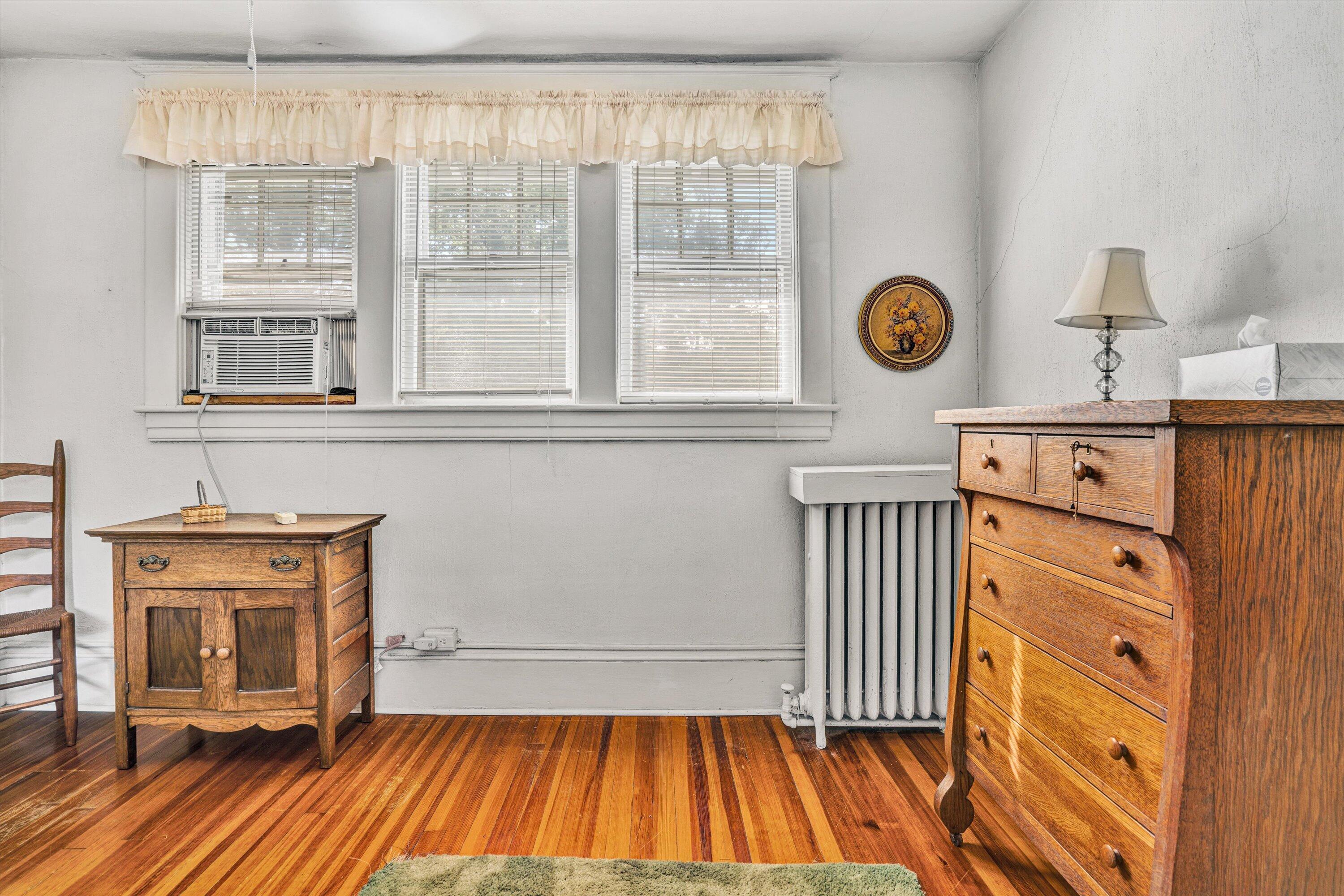 2226 Wycliffe AVE SW