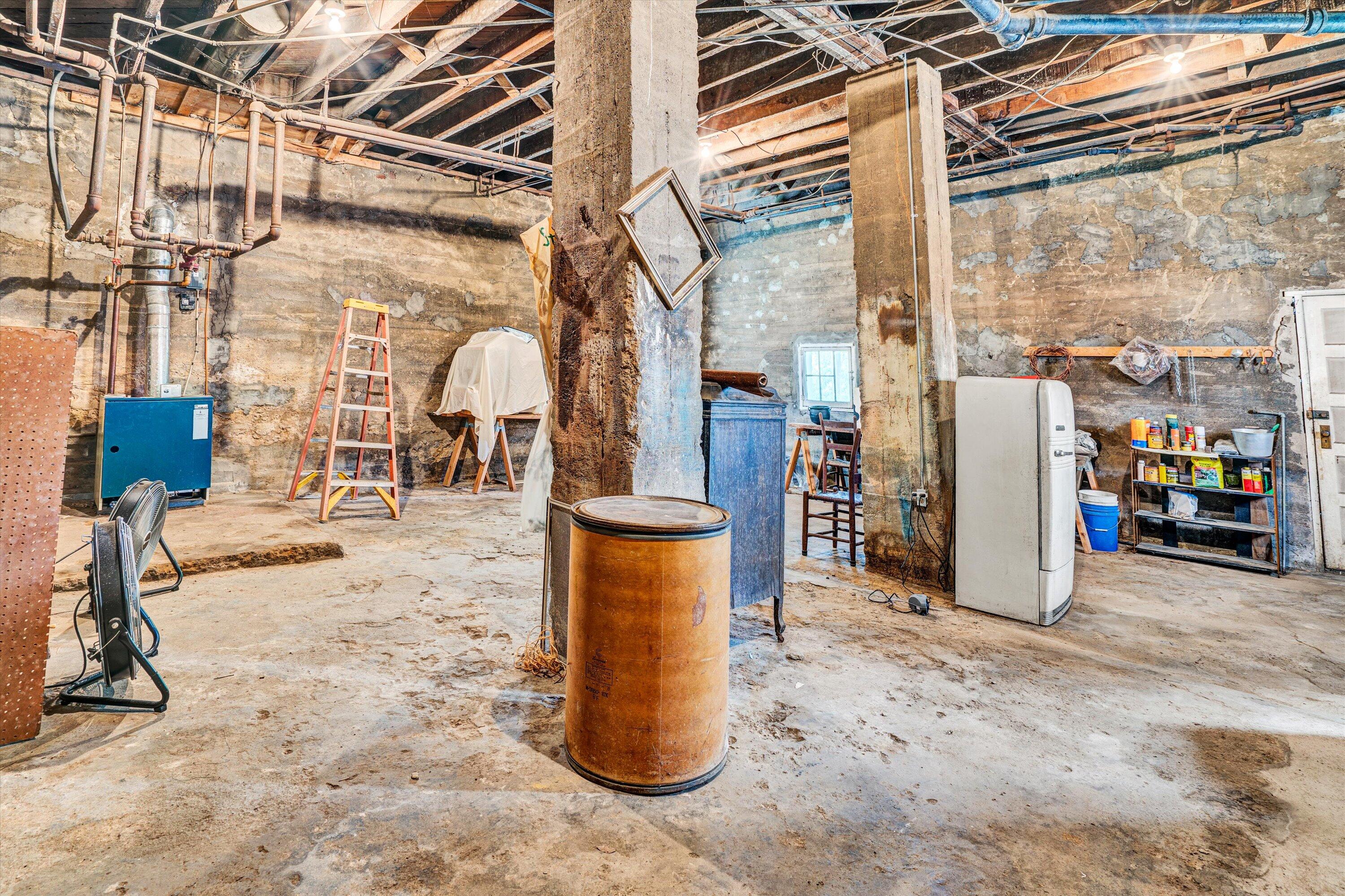 2226 Wycliffe AVE SW