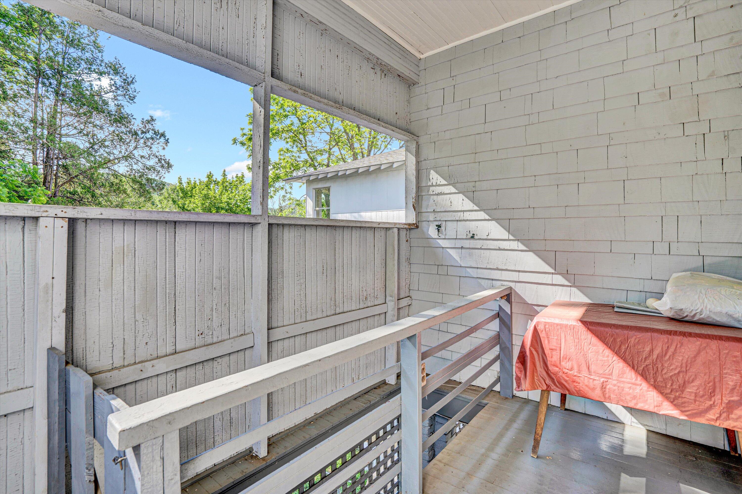 2226 Wycliffe AVE SW