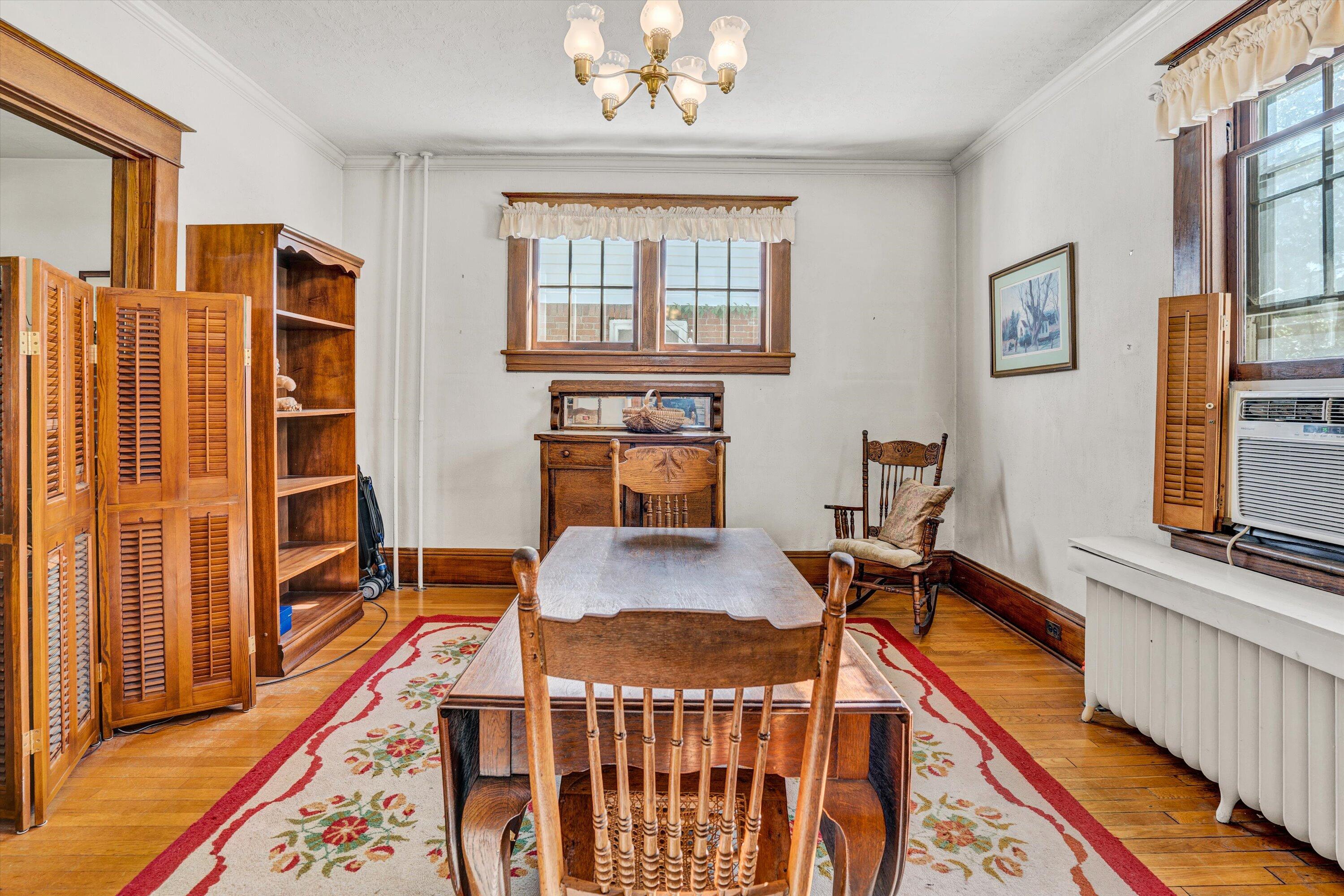 2226 Wycliffe AVE SW