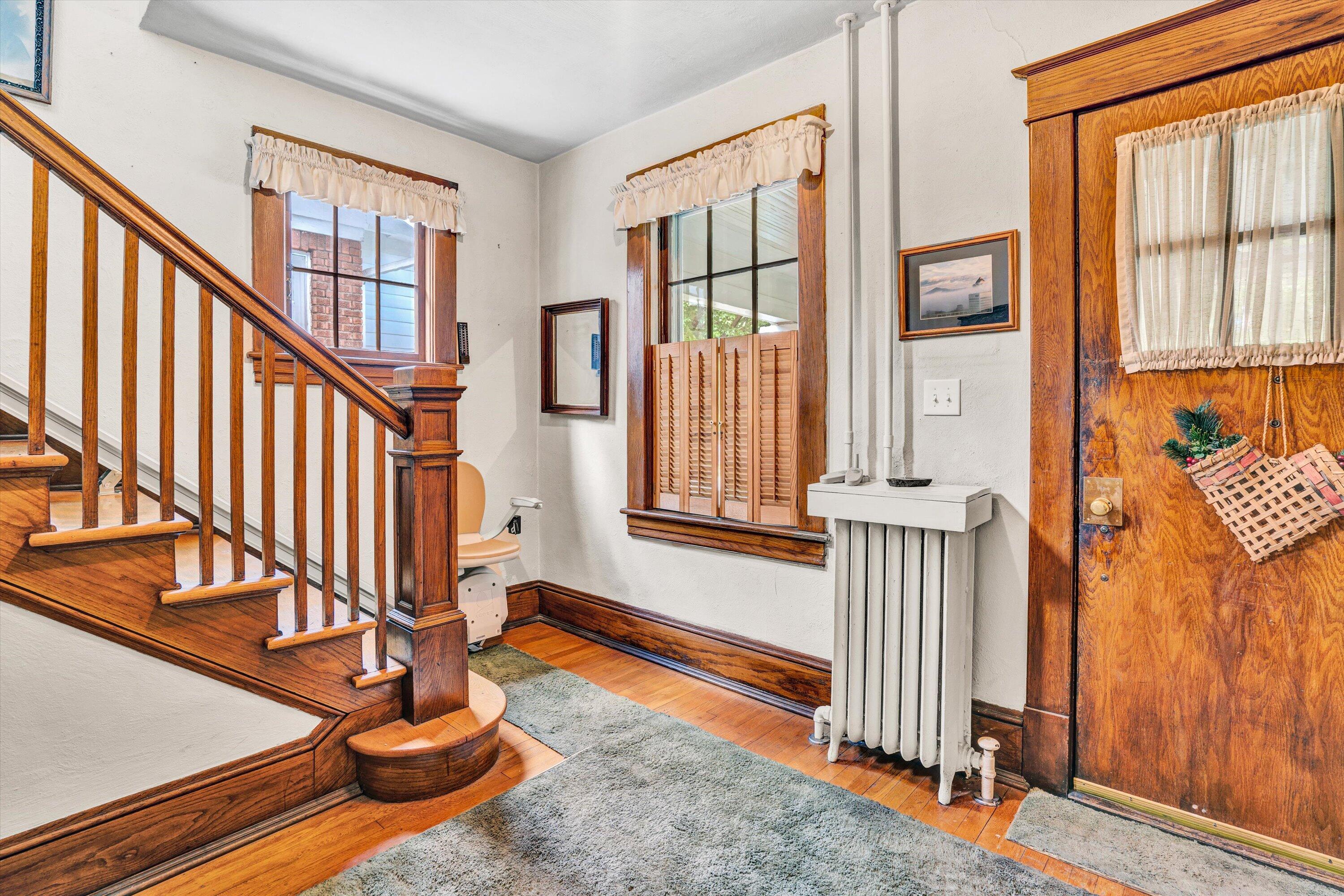 2226 Wycliffe AVE SW