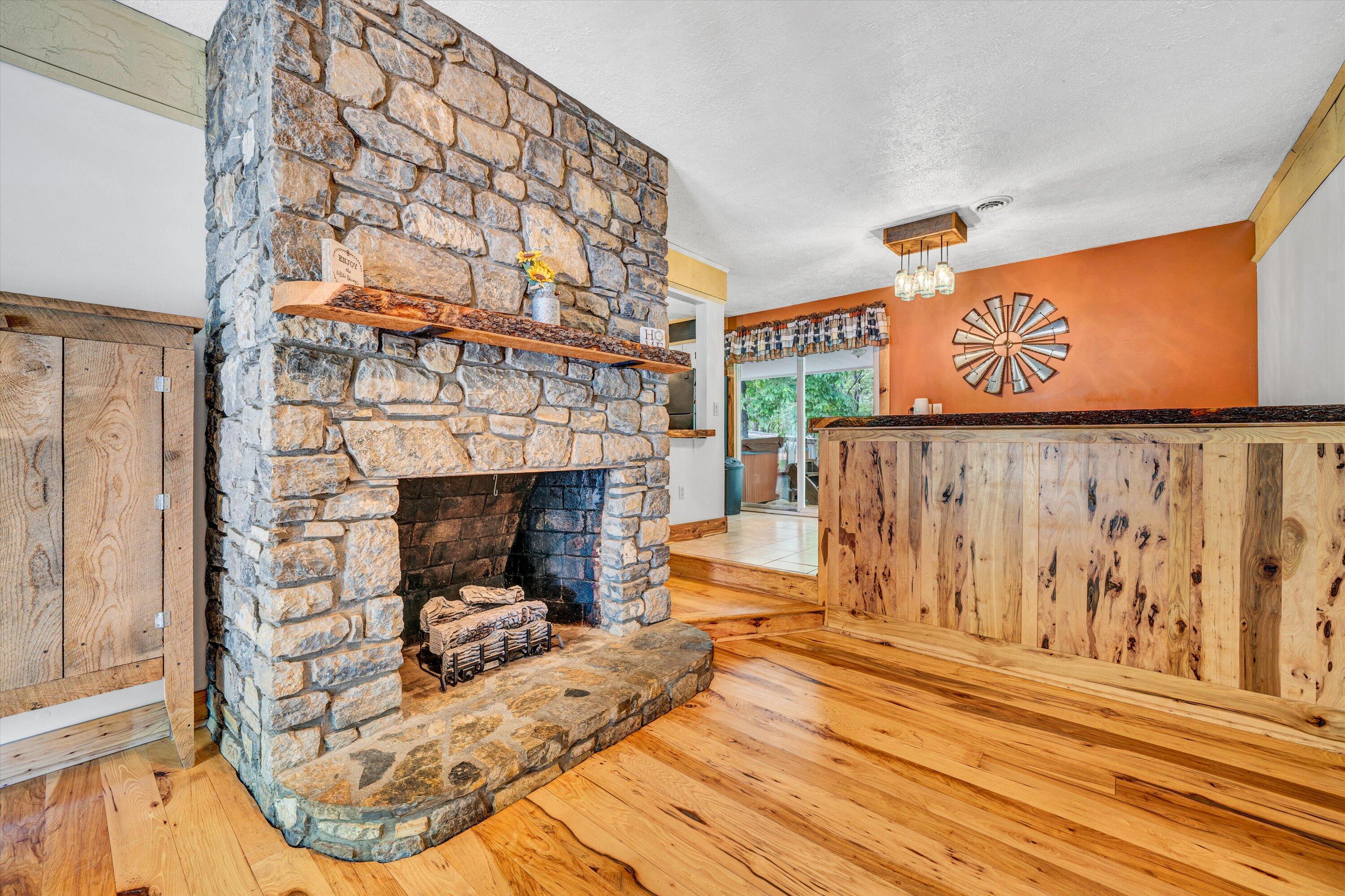 1999 Edwardsville RD