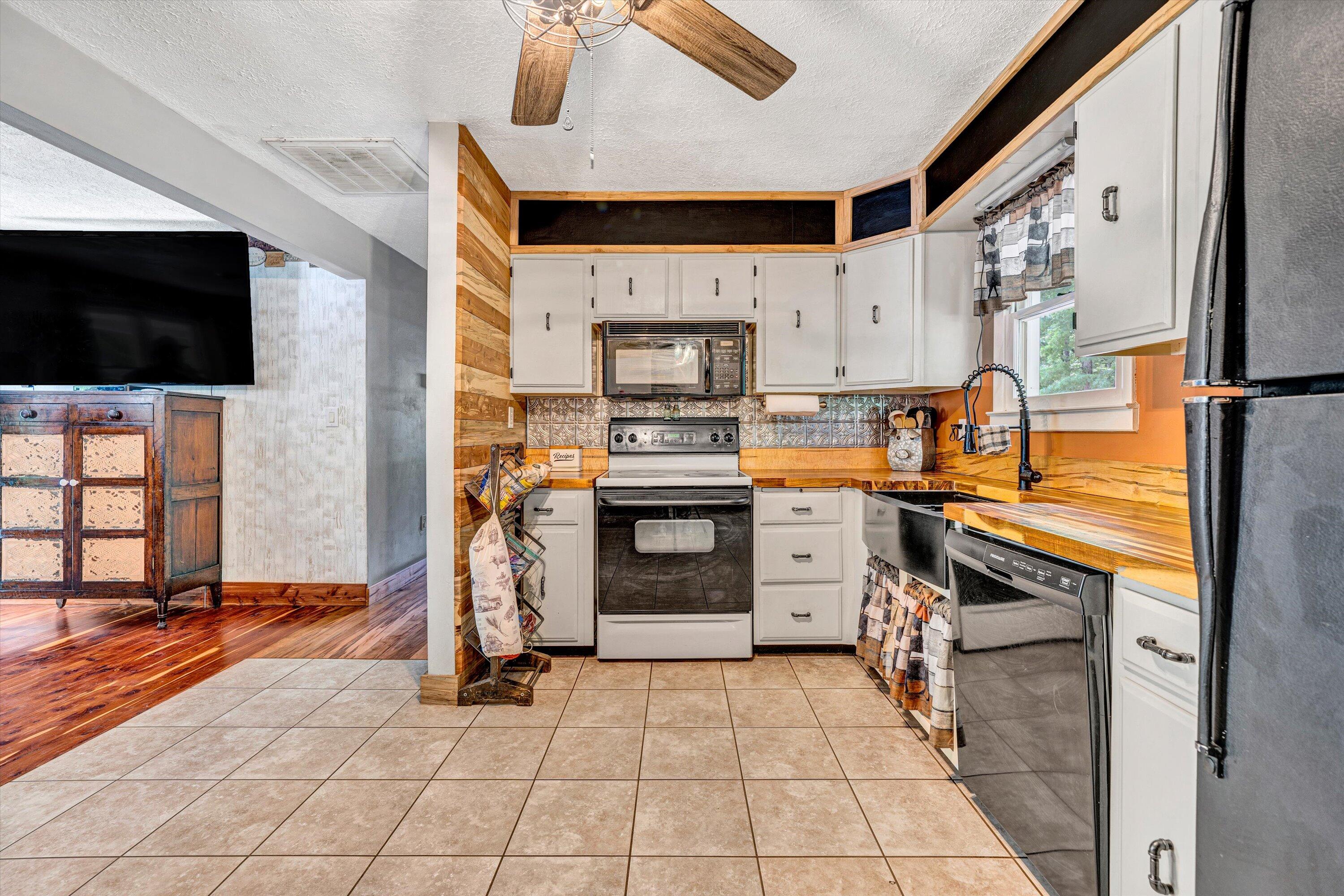 1999 Edwardsville RD