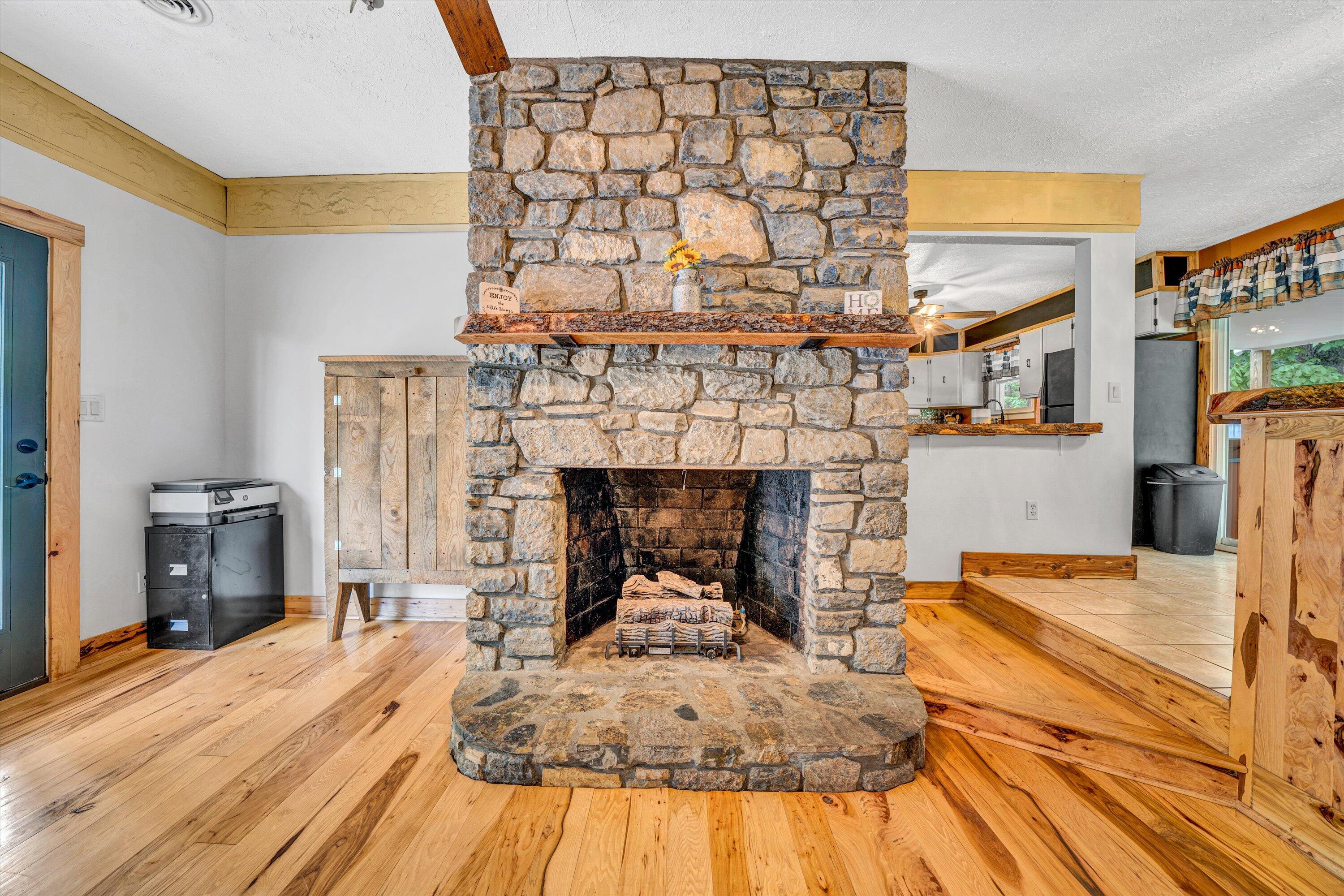 1999 Edwardsville RD