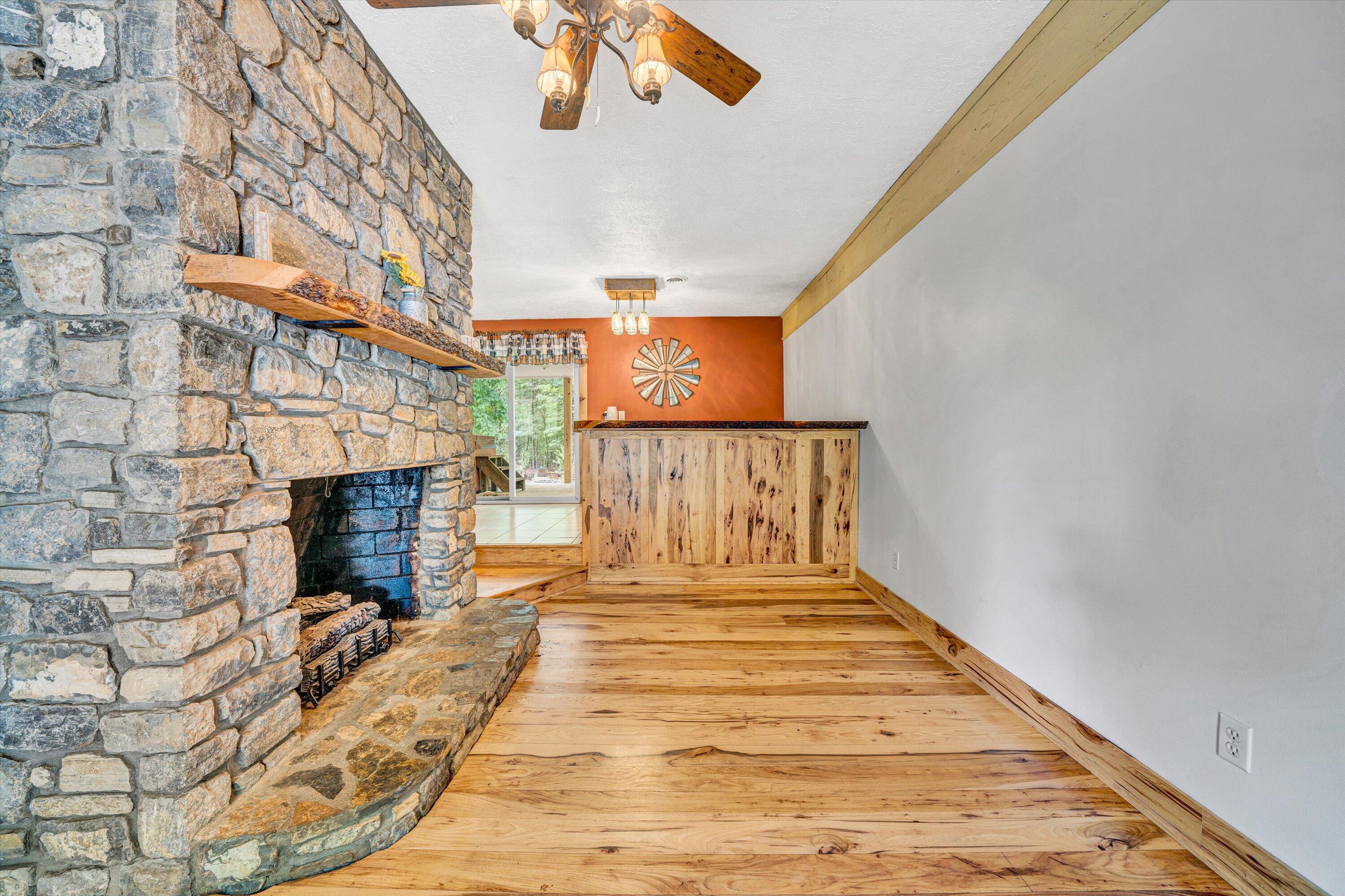 1999 Edwardsville RD