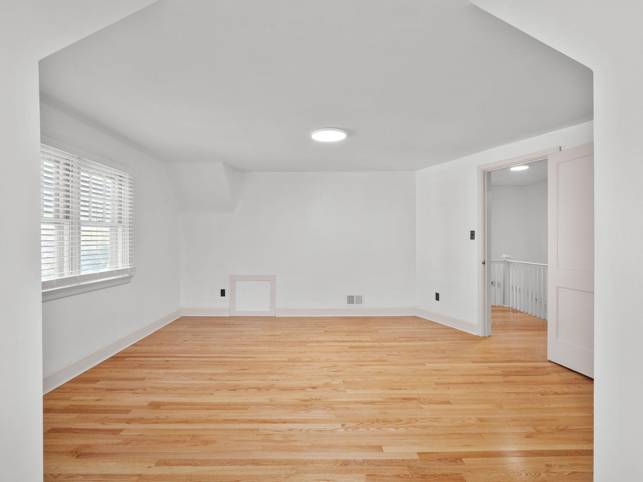 306 E 2nd ST