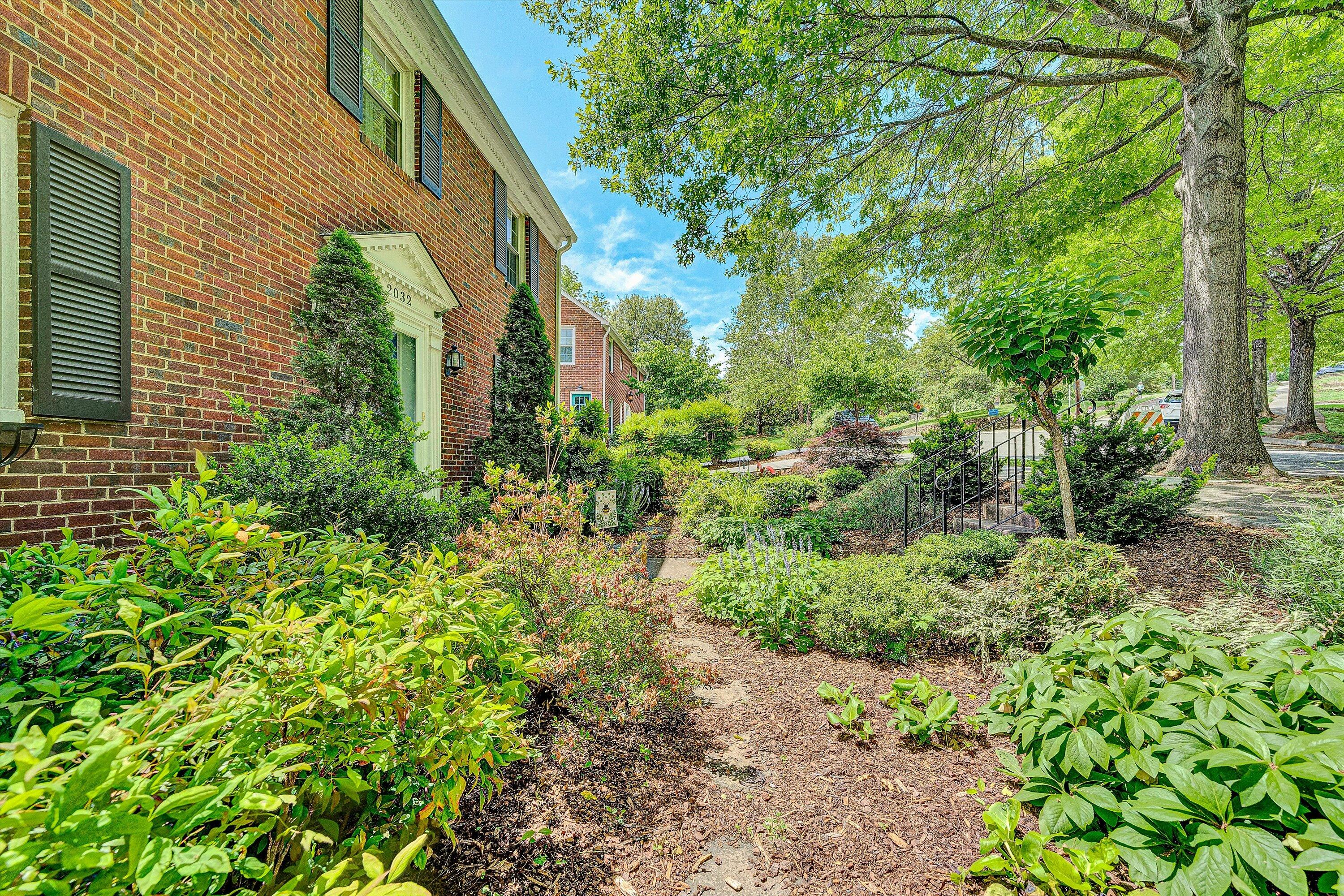 2032 Mount Vernon RD SW
