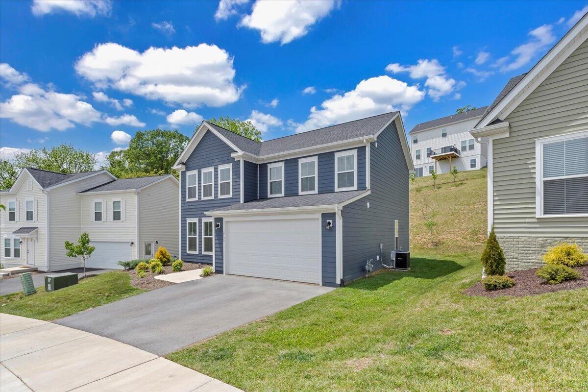 2130 Kings Walk DR NE