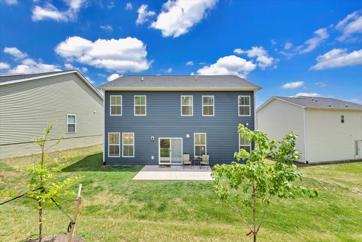 2130 Kings Walk DR NE