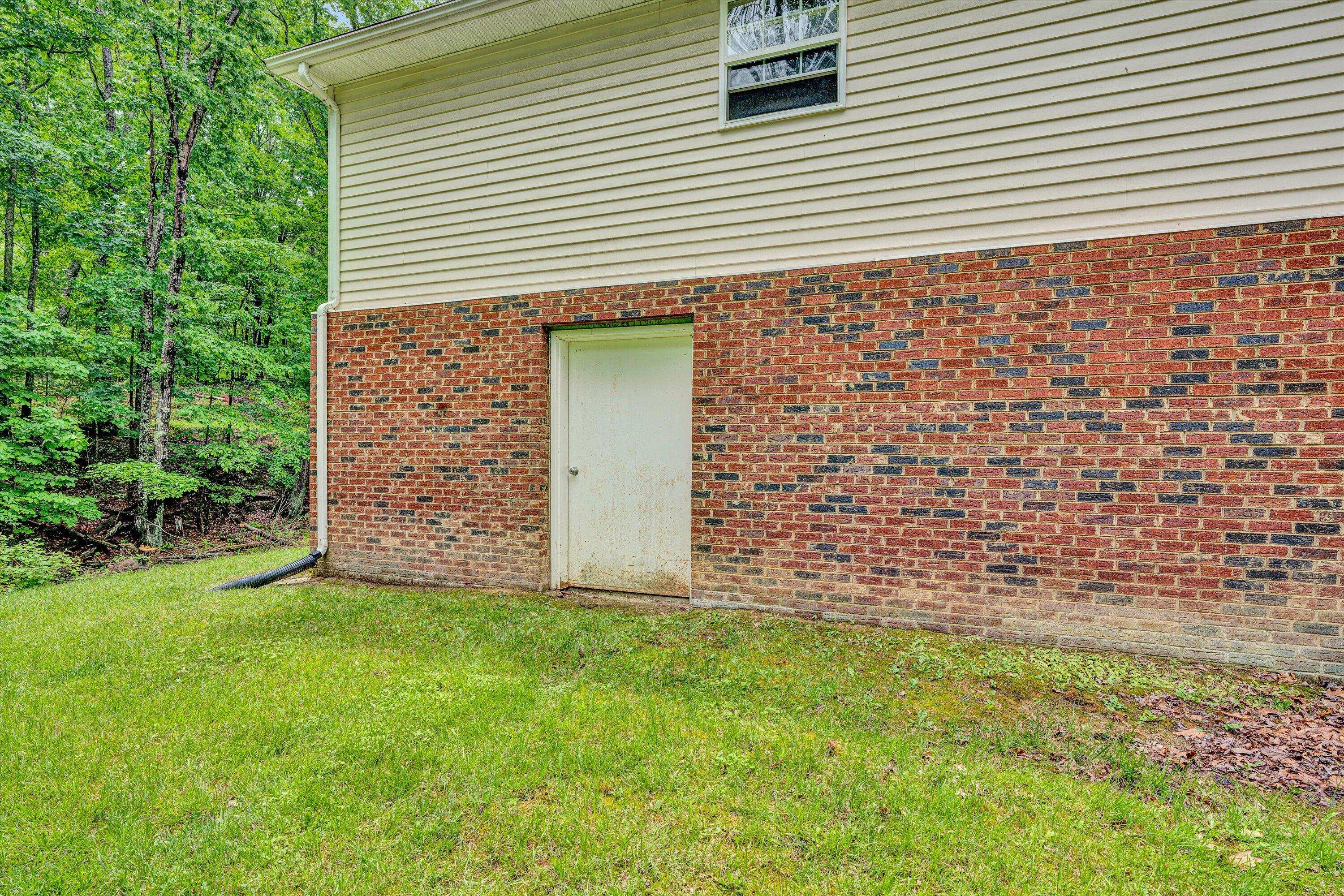 6570 Shingle Ridge RD