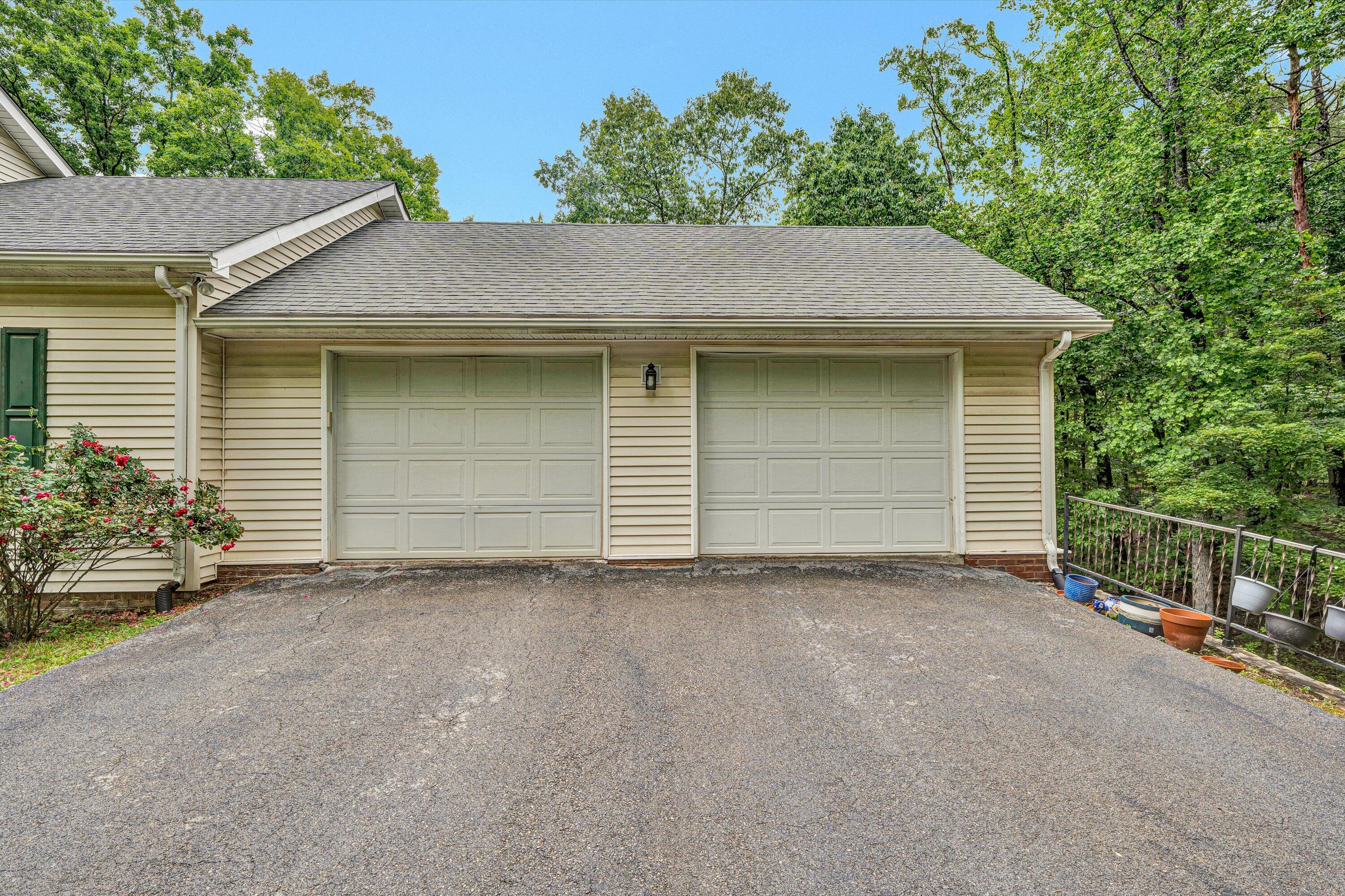 6570 Shingle Ridge RD