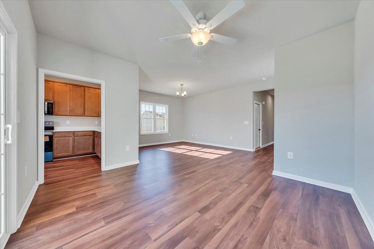 6663 Jojo LN