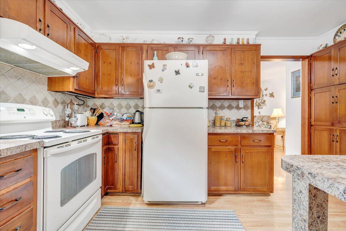 30 Benbrook CIR NE