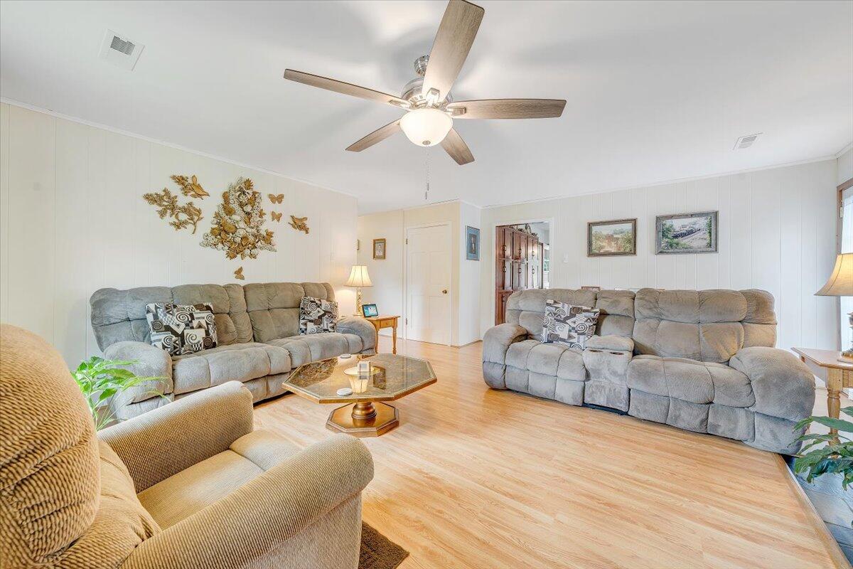 30 Benbrook CIR NE