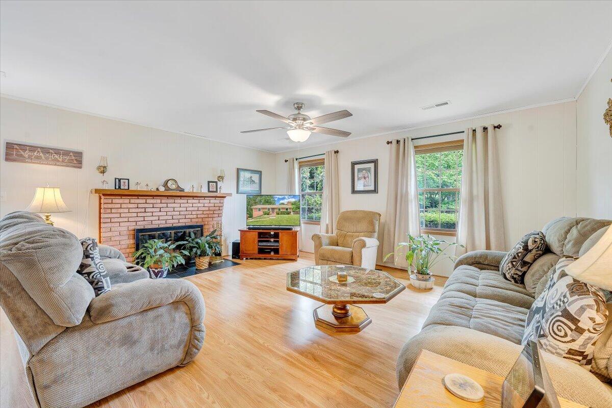 30 Benbrook CIR NE